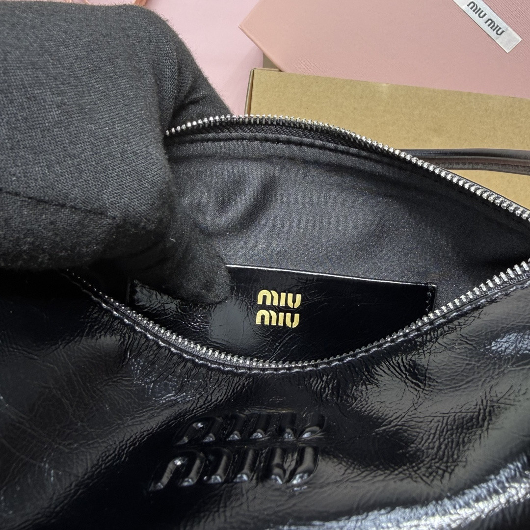 M1v M1v shiny leather pouch 12.5x21x9.5cm