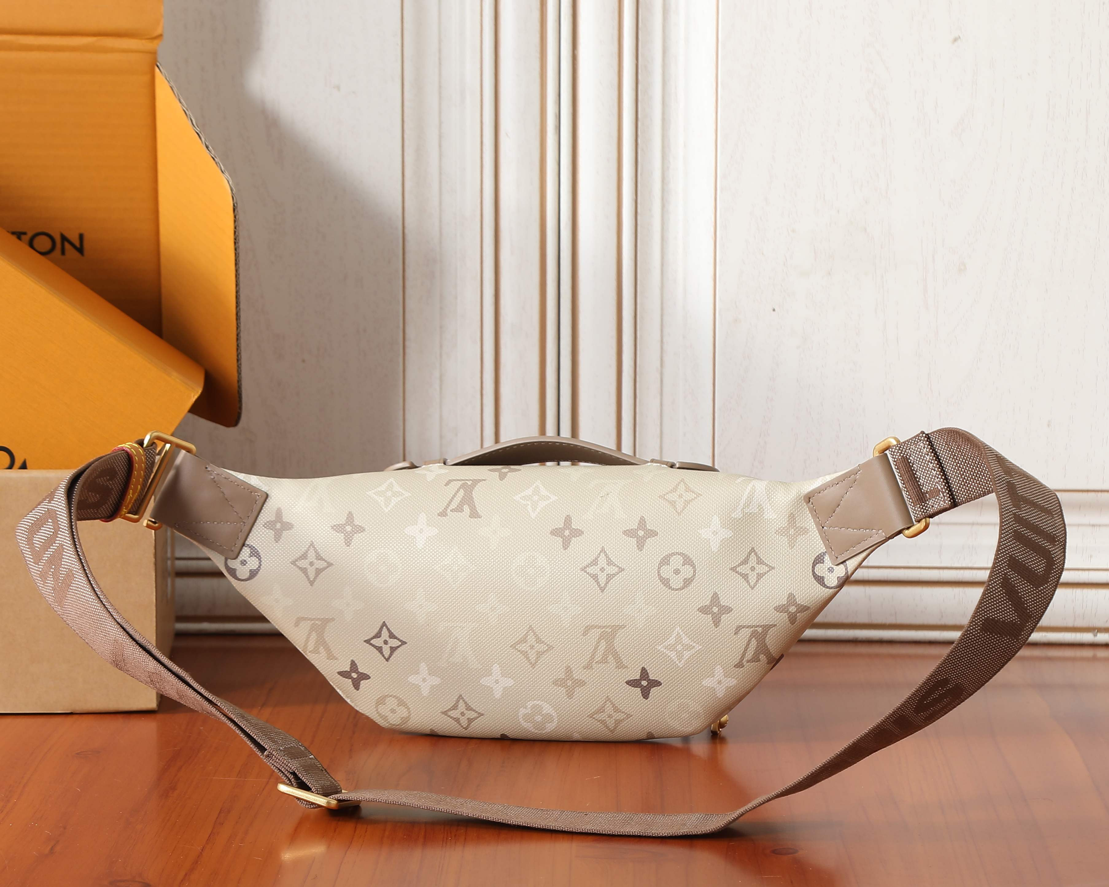 LV RUSH Waist Bag M29274 30x15x8cm