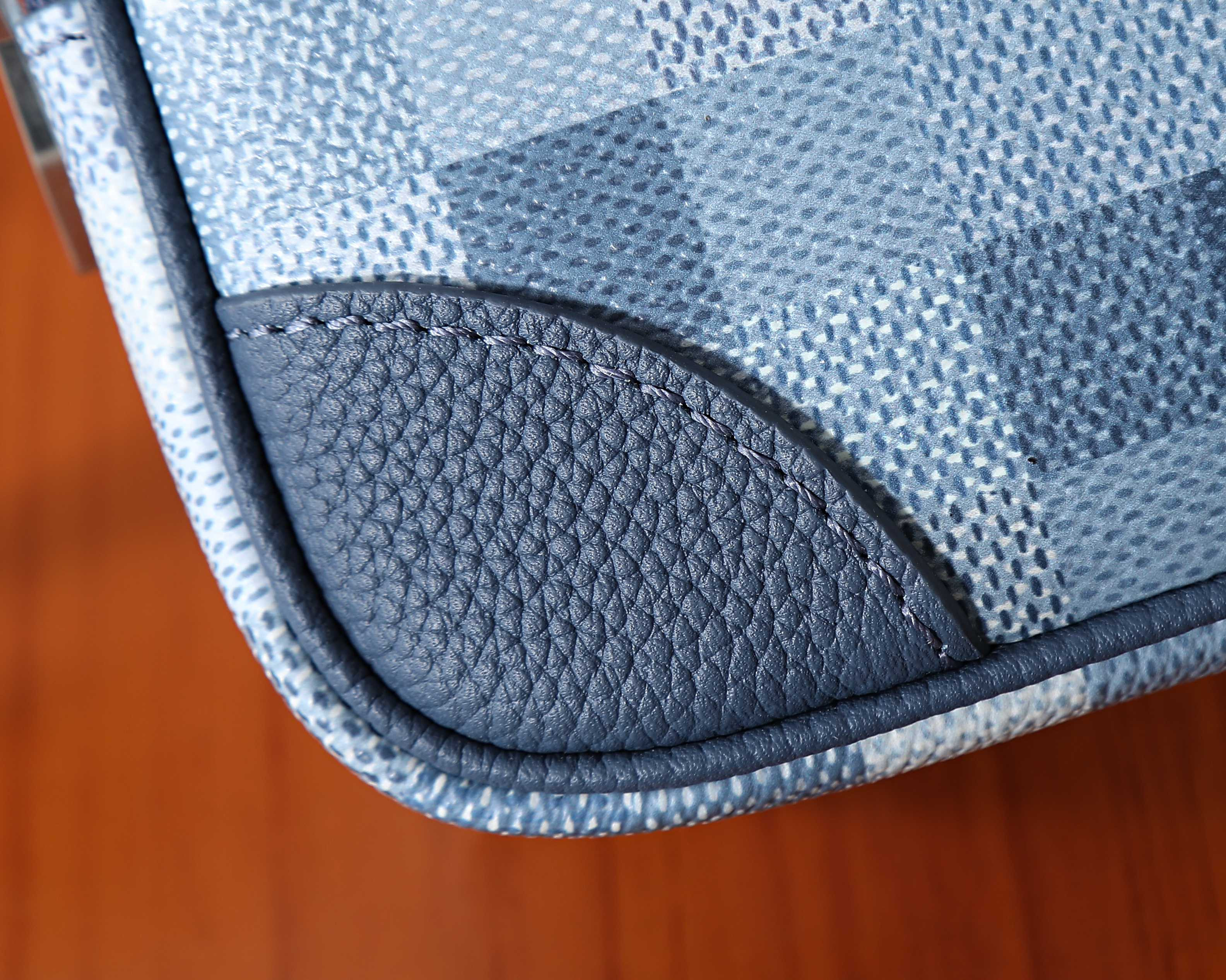 LV NIL Handbag M28606 25x17.5x11cm