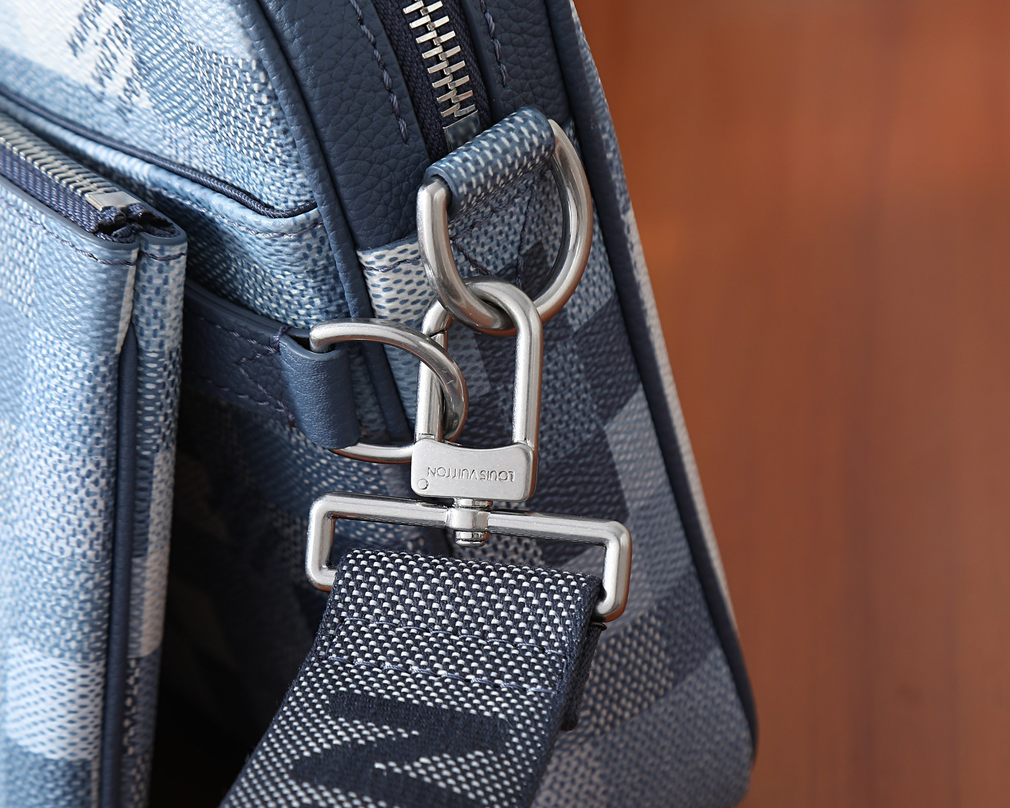 LV TRIO Messenger Bag M28601 25x18.5x7cm
