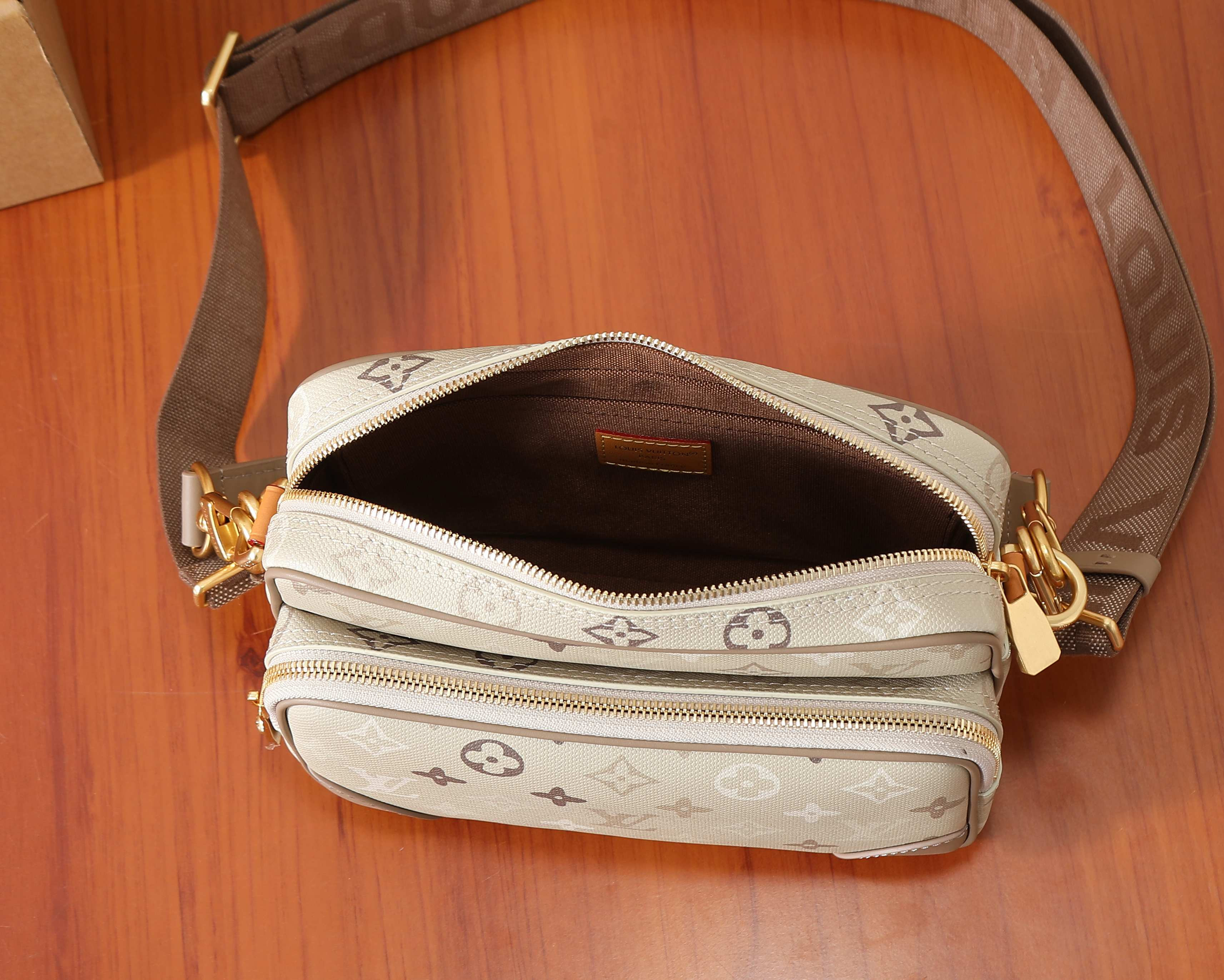 LV Nil M29273 25x17.5x11cm