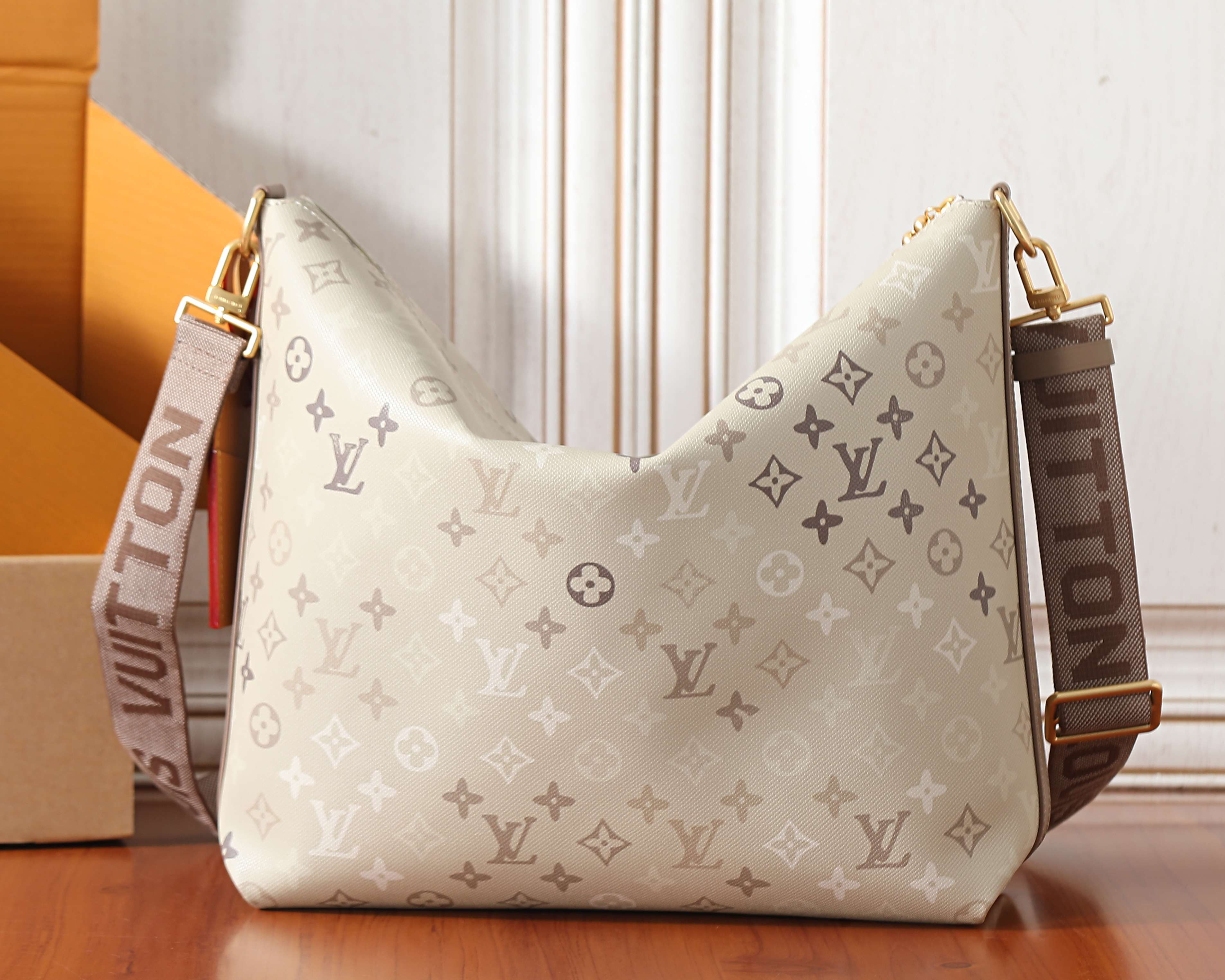 LV Vagabond Hobo M26931 41x32x11cm