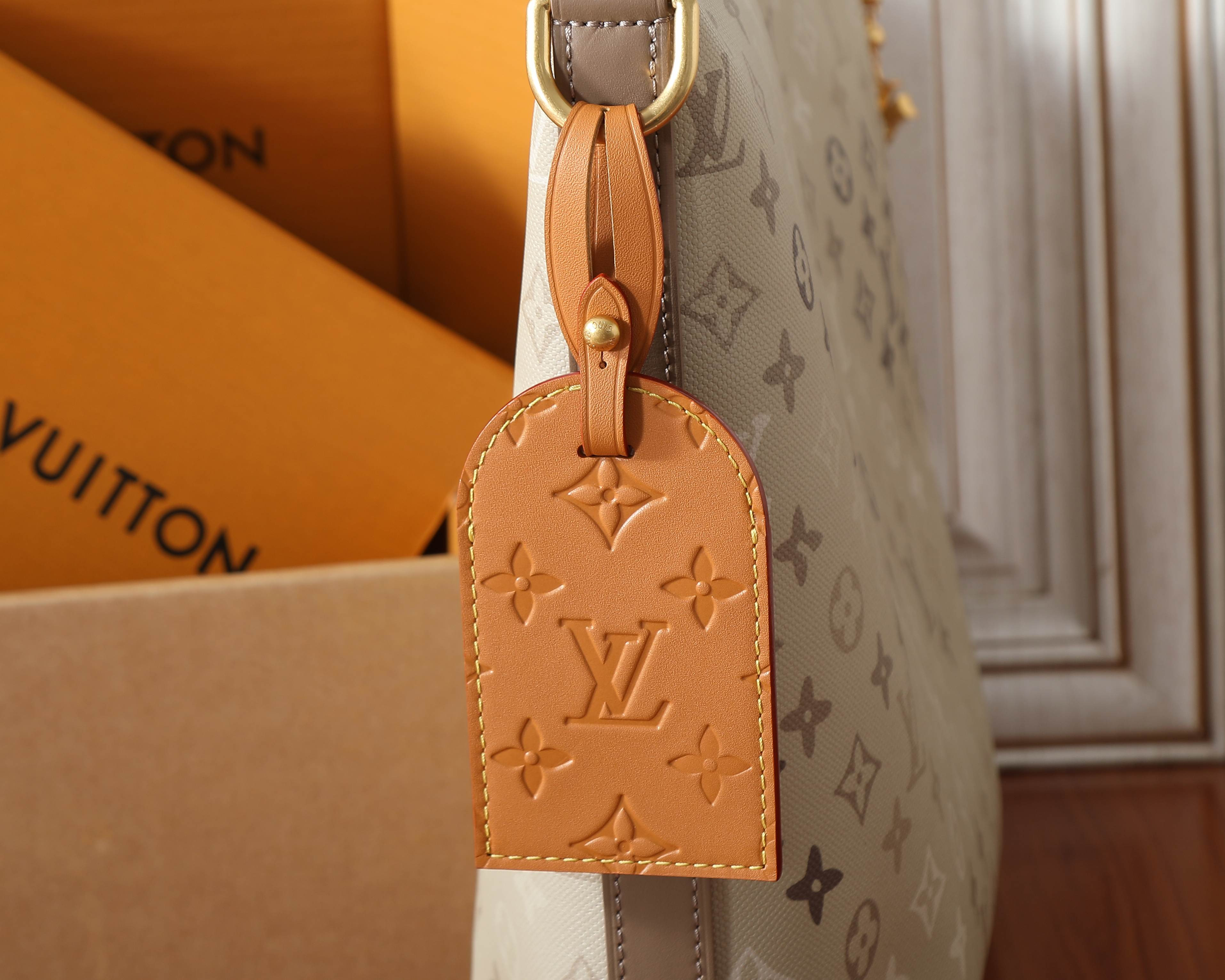 LV Vagabond Hobo M26931 41x32x11cm