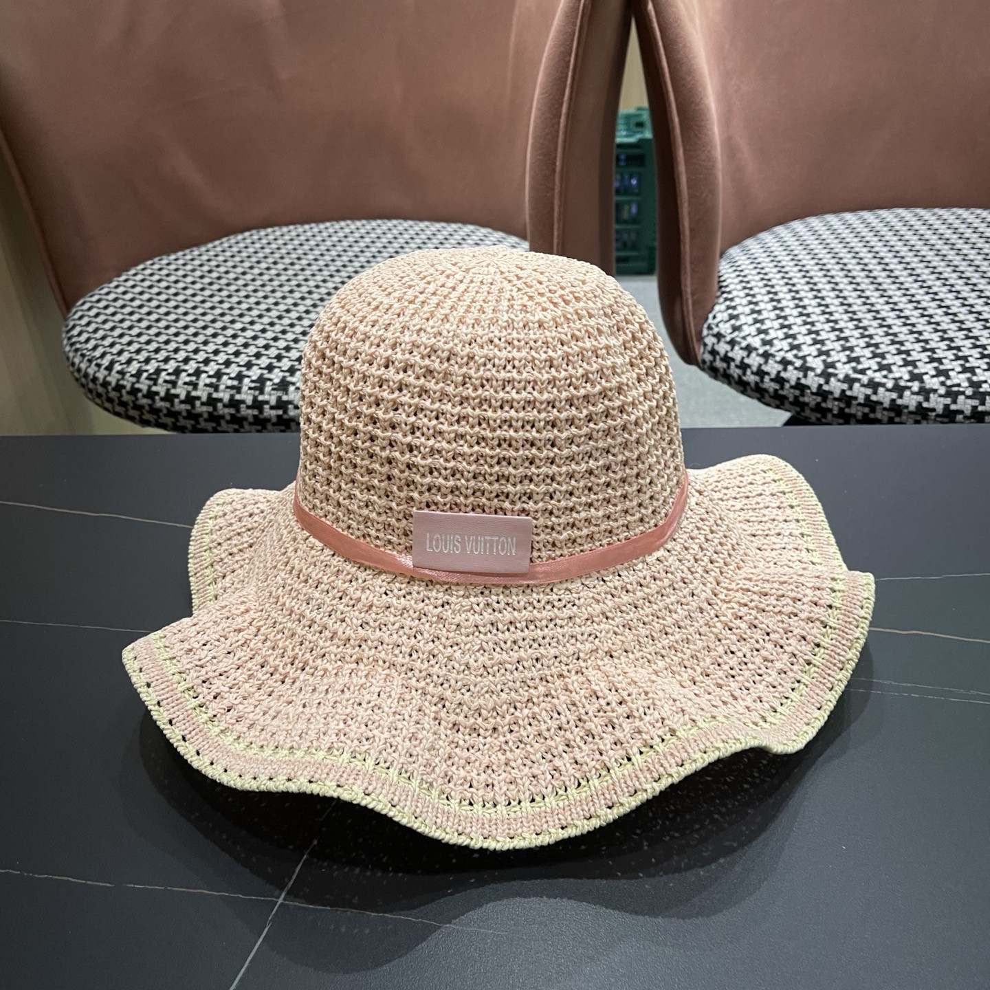 l0*is V*t0n straw hat