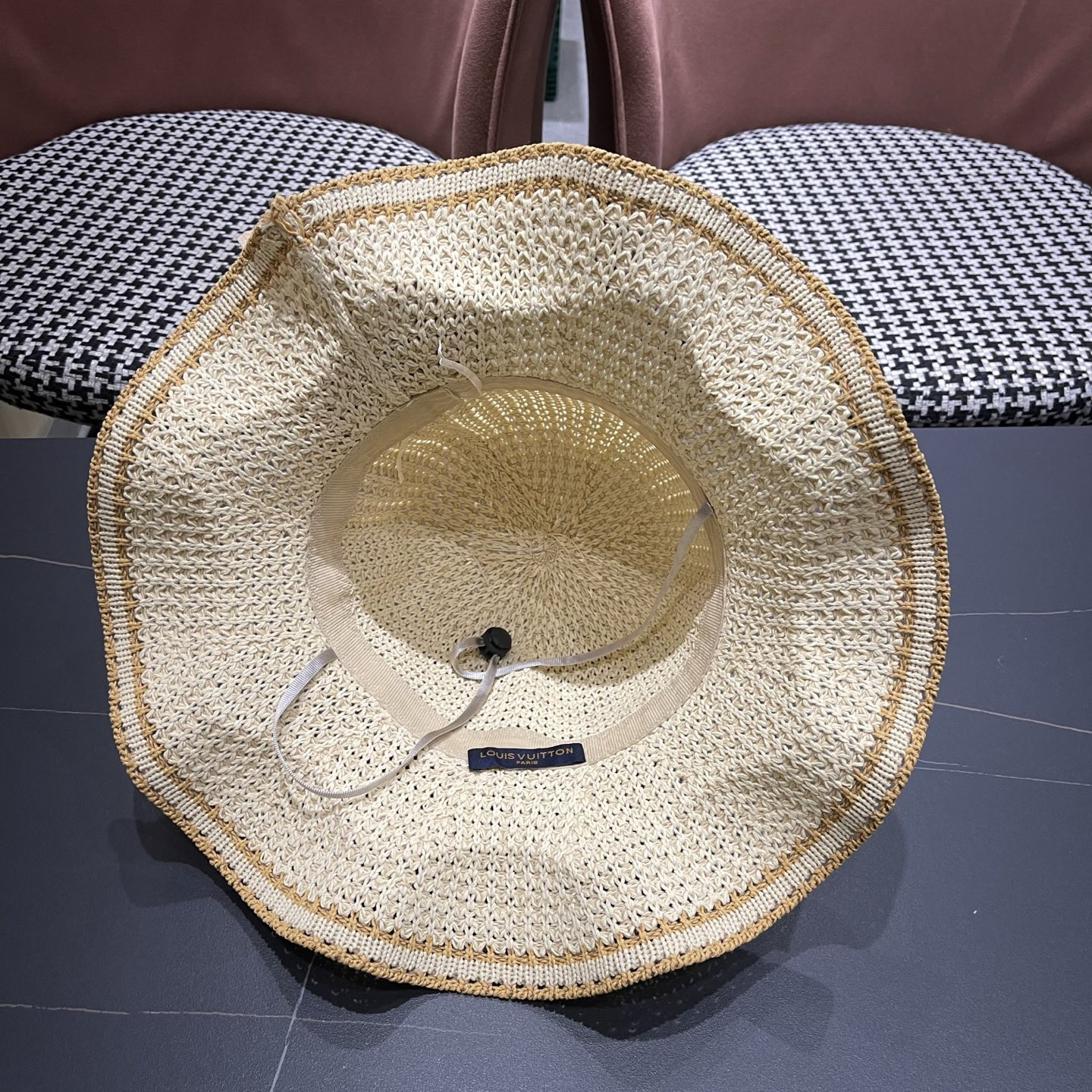 l0*is V*t0n straw hat