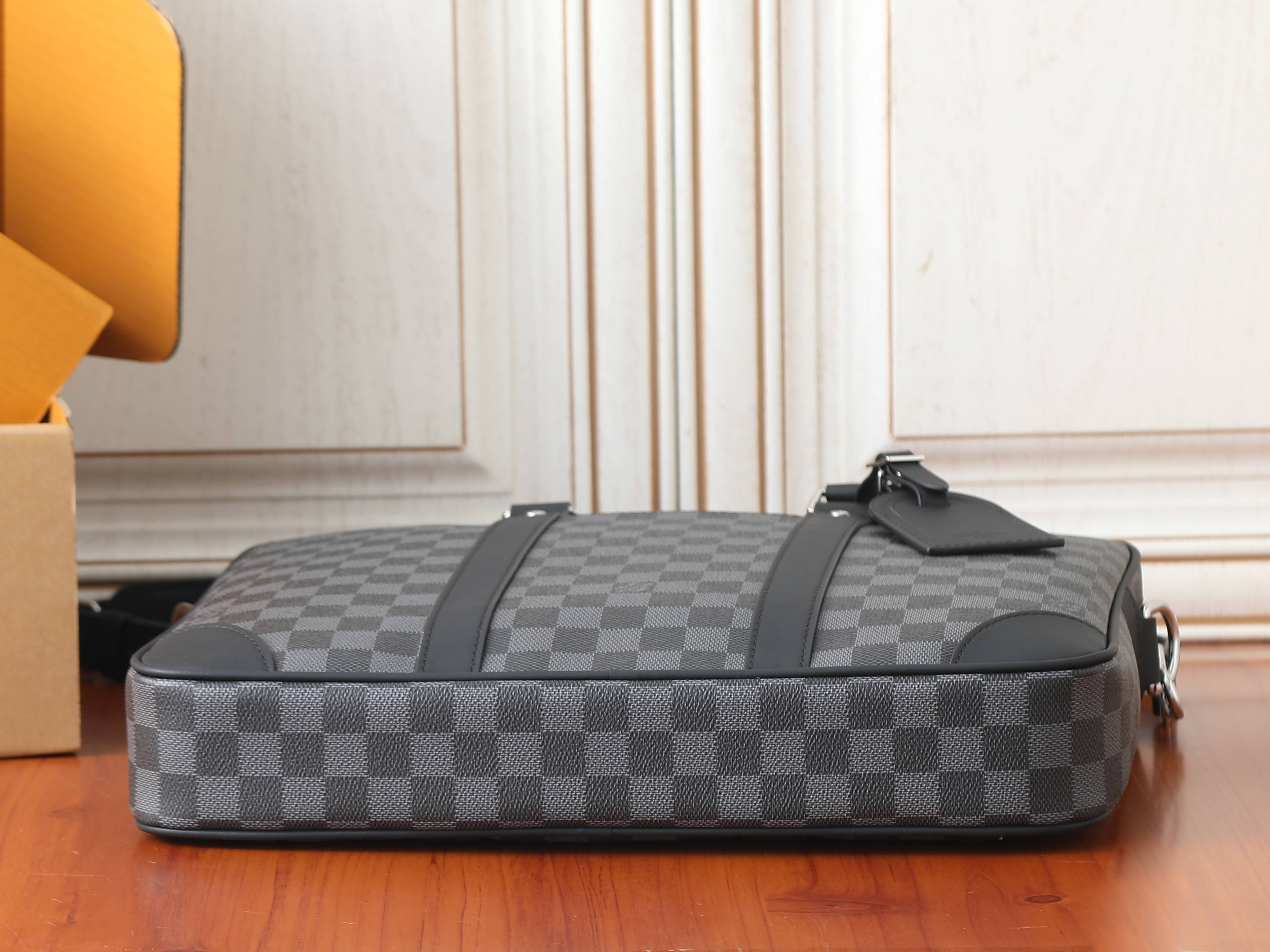 LV Porte-Documents Voyage PM N40445 36.5x27.5x6cm