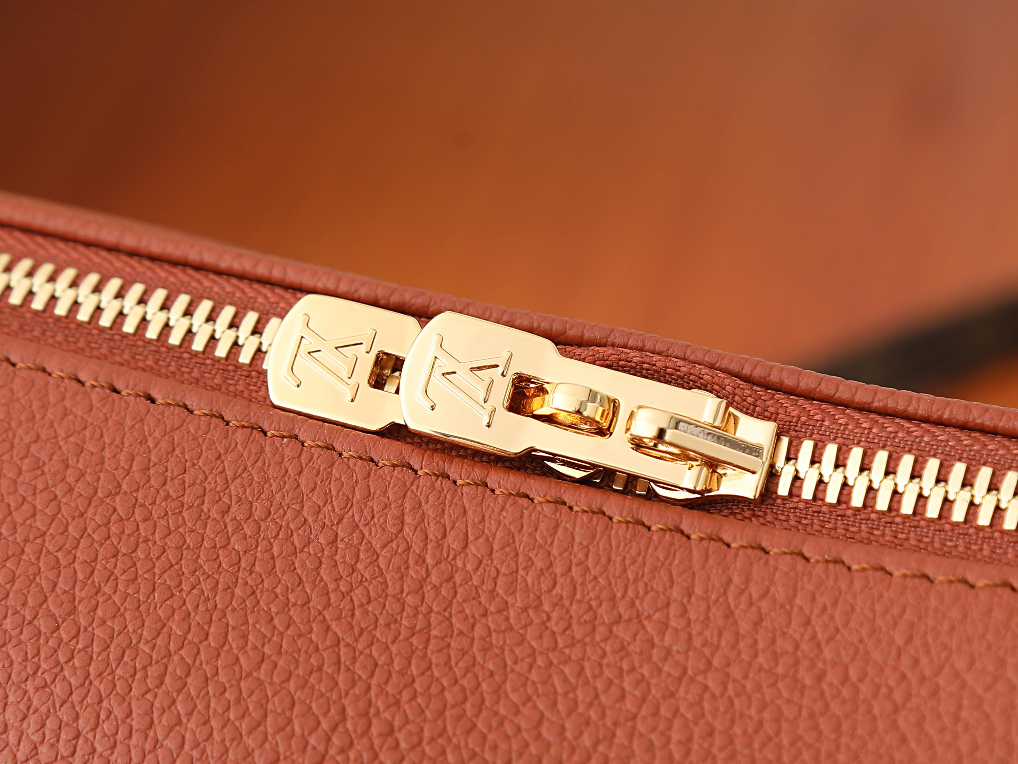 LV Express PM M29428 26x17x13.5cm