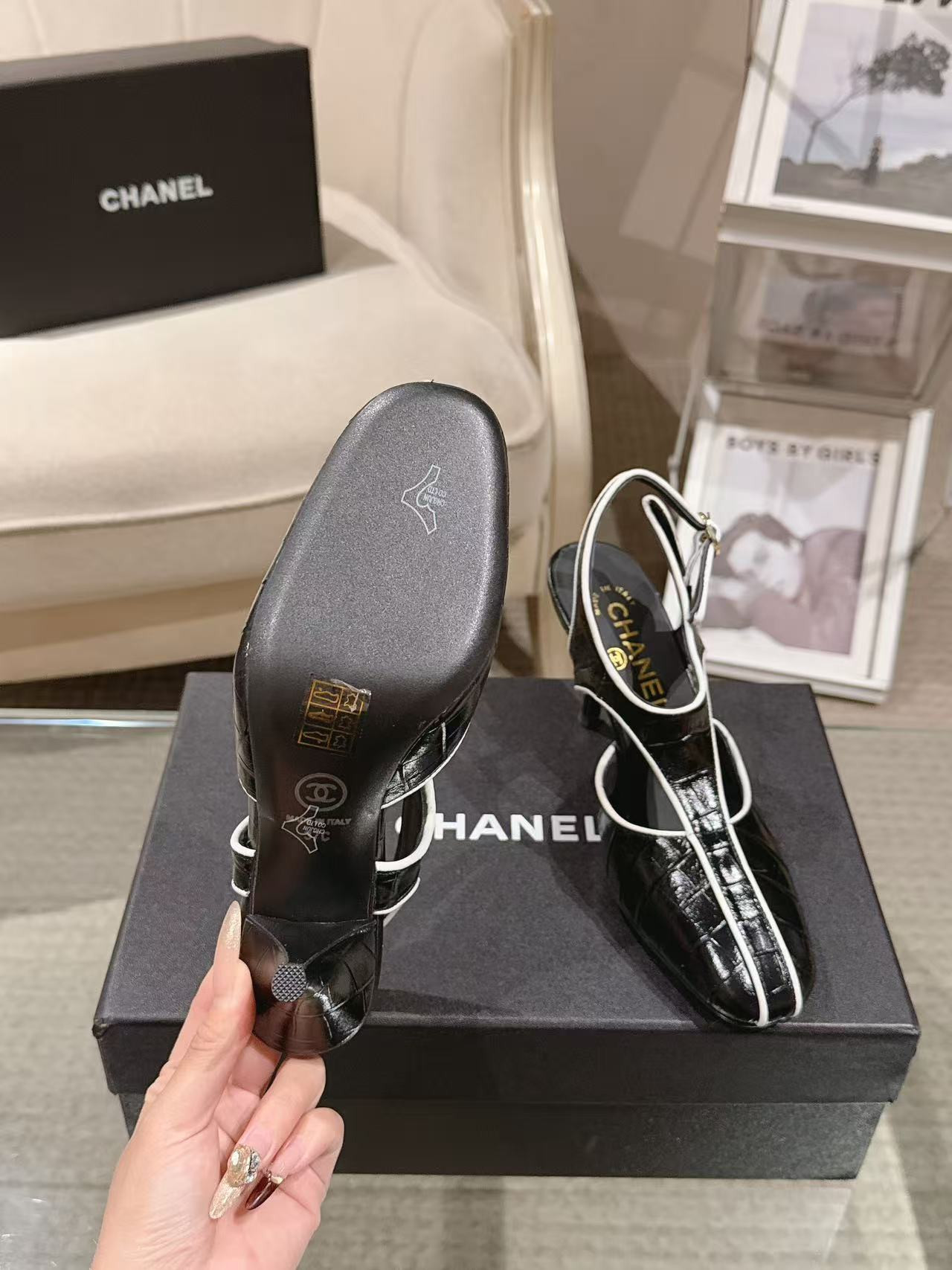 ua Ch*el slingbacks 8.5cm heel
