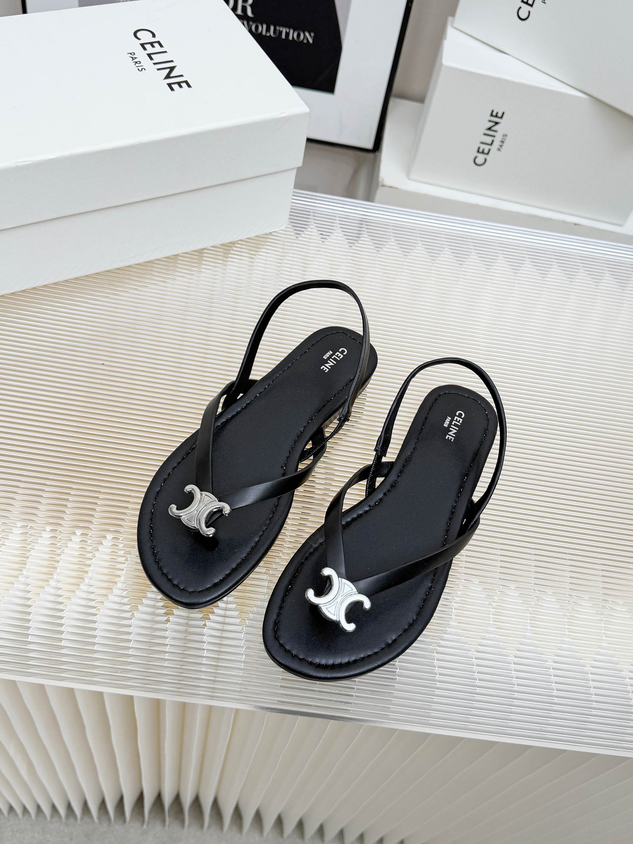ua Ce**e biki sandal