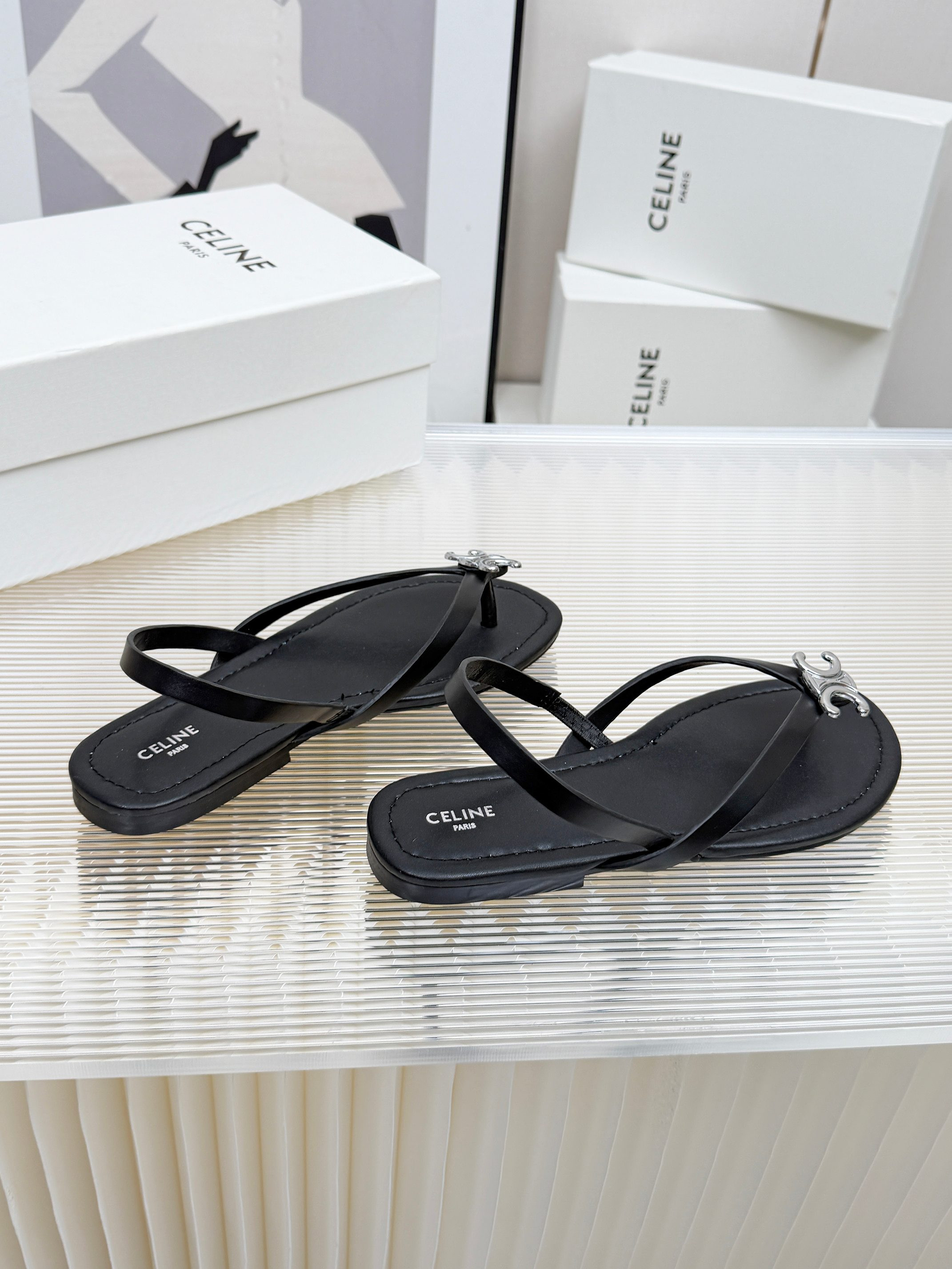 ua Ce**e biki sandal