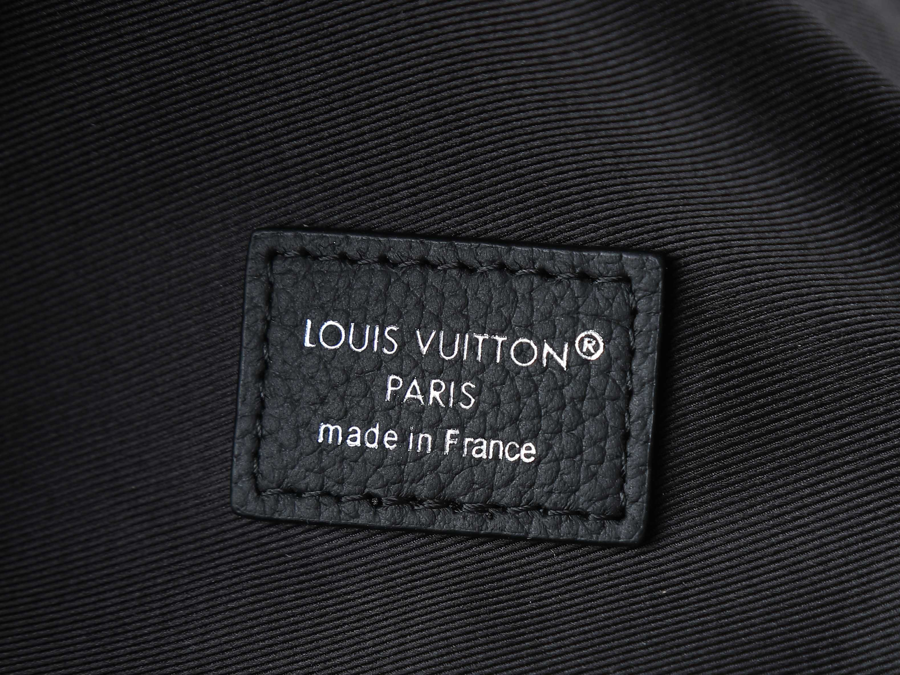 LV Rush Bumbag M14920 30x15x8cm