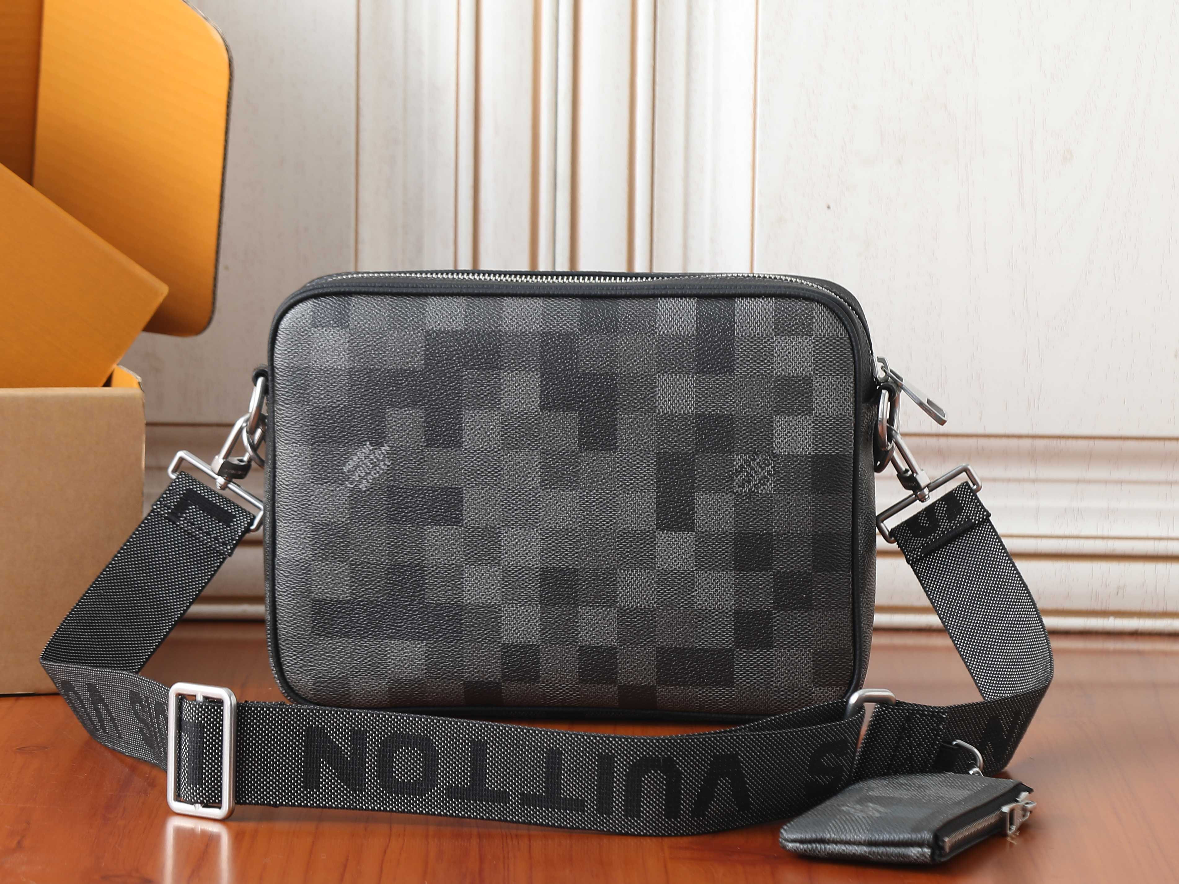 LV Trio Messenger Bag M28602 25x18.5x7cm