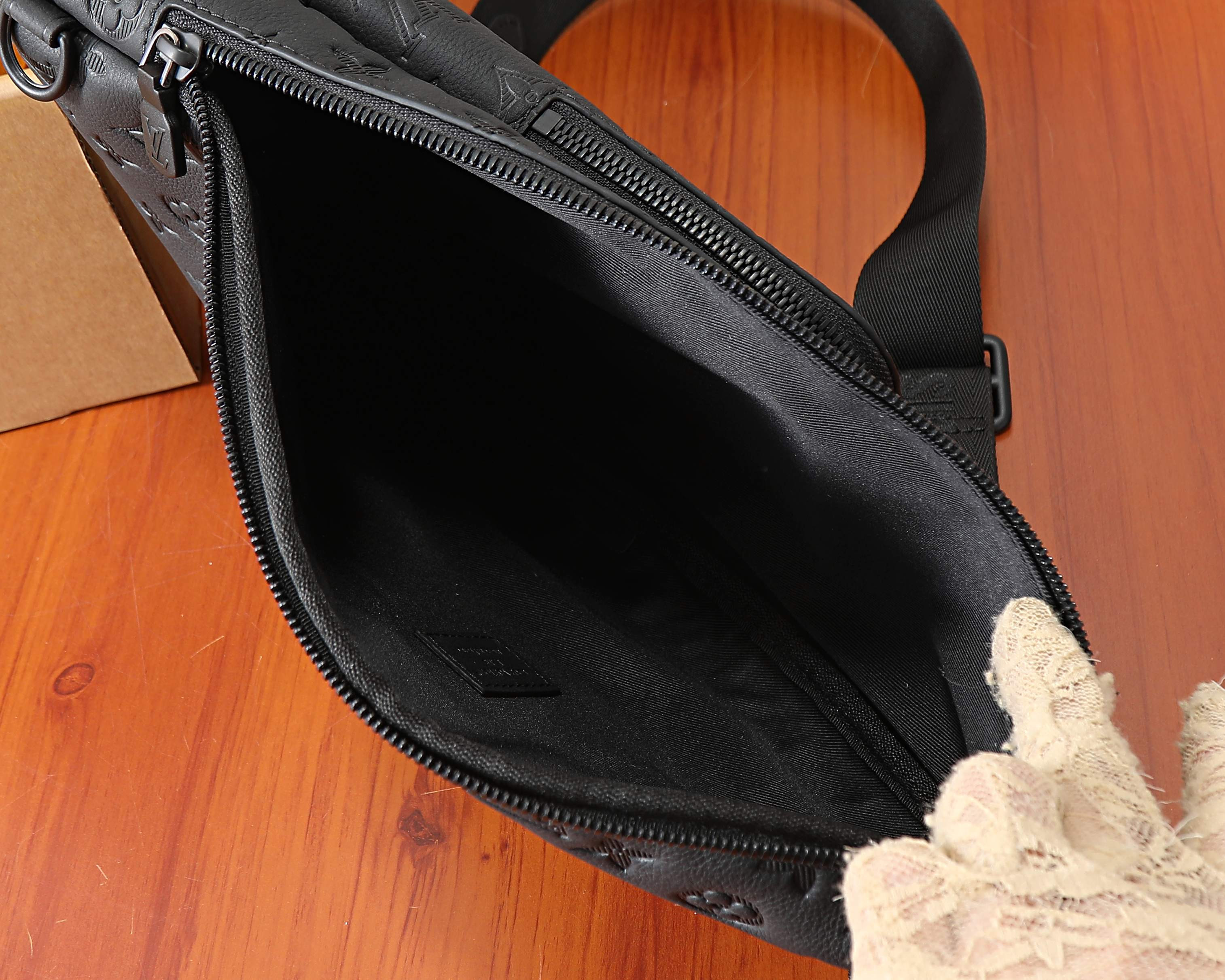 LV Duo crossbody bag M26730 20x42x6cm