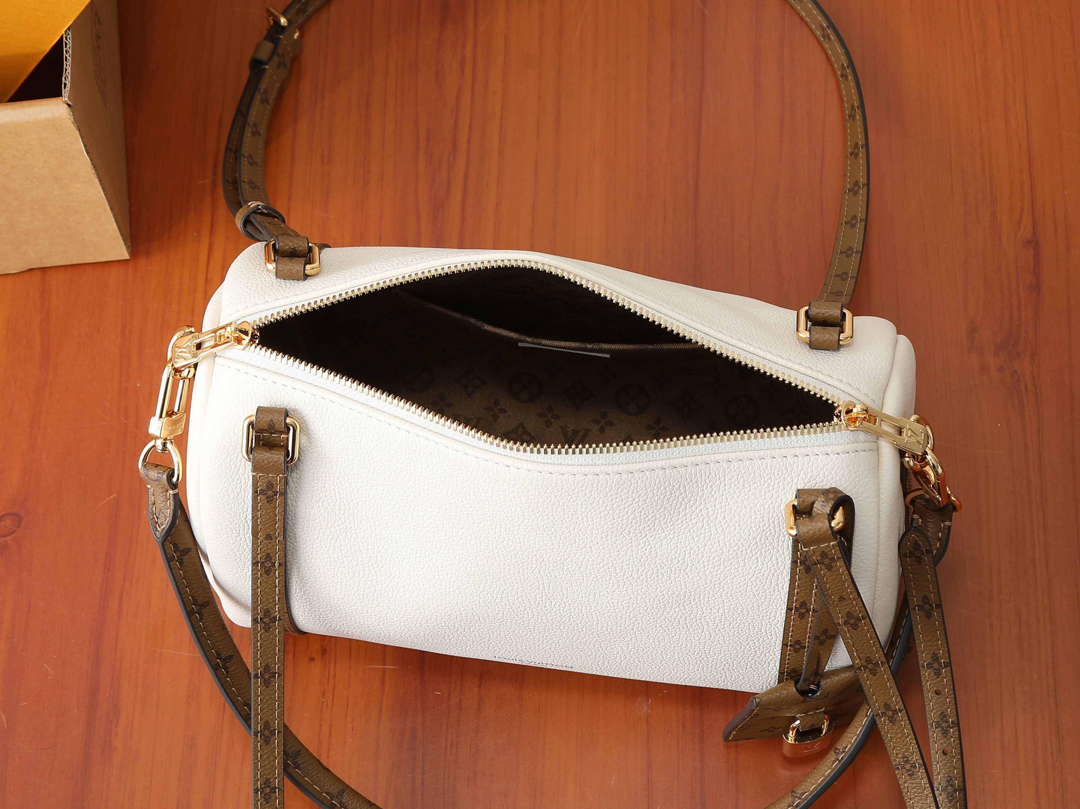 LV Express PM M29392 26x17x13.5cm