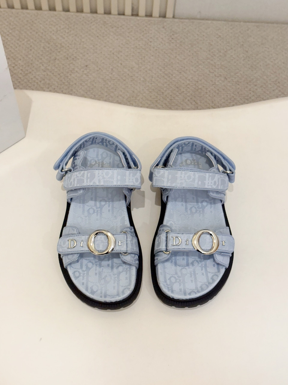 ua D*or myD*or sandal