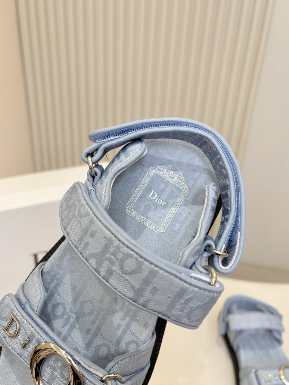 ua D*or myD*or sandal