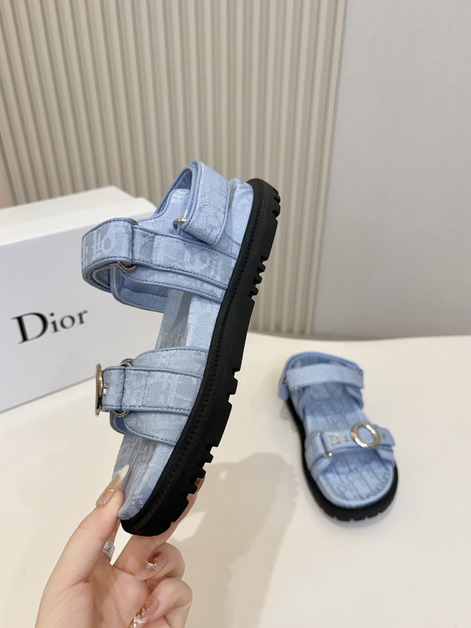 ua D*or myD*or sandal