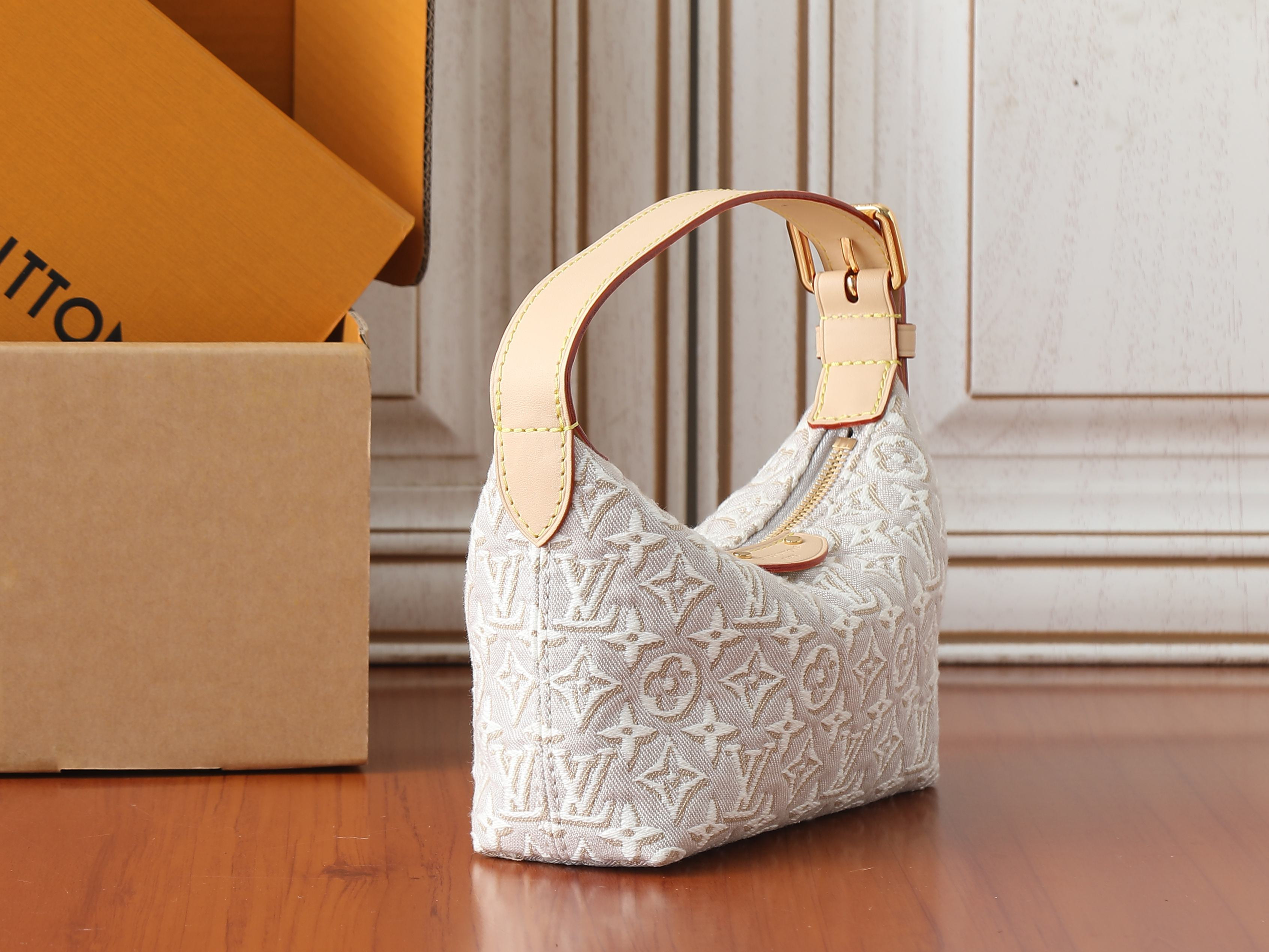 LV Pochette Hills M29879 18.5x11x6.5cm