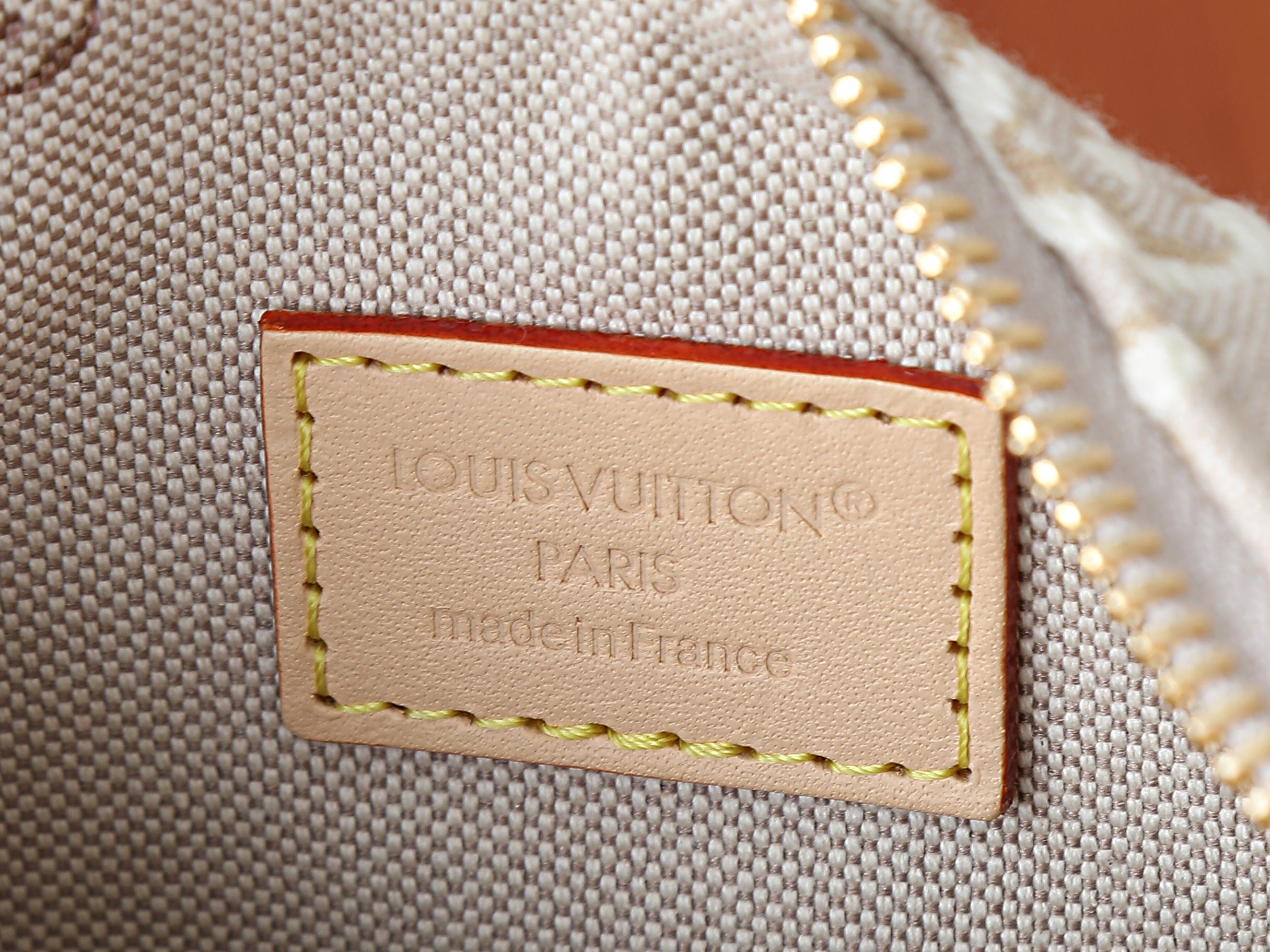 LV Pochette Hills M29879 18.5x11x6.5cm