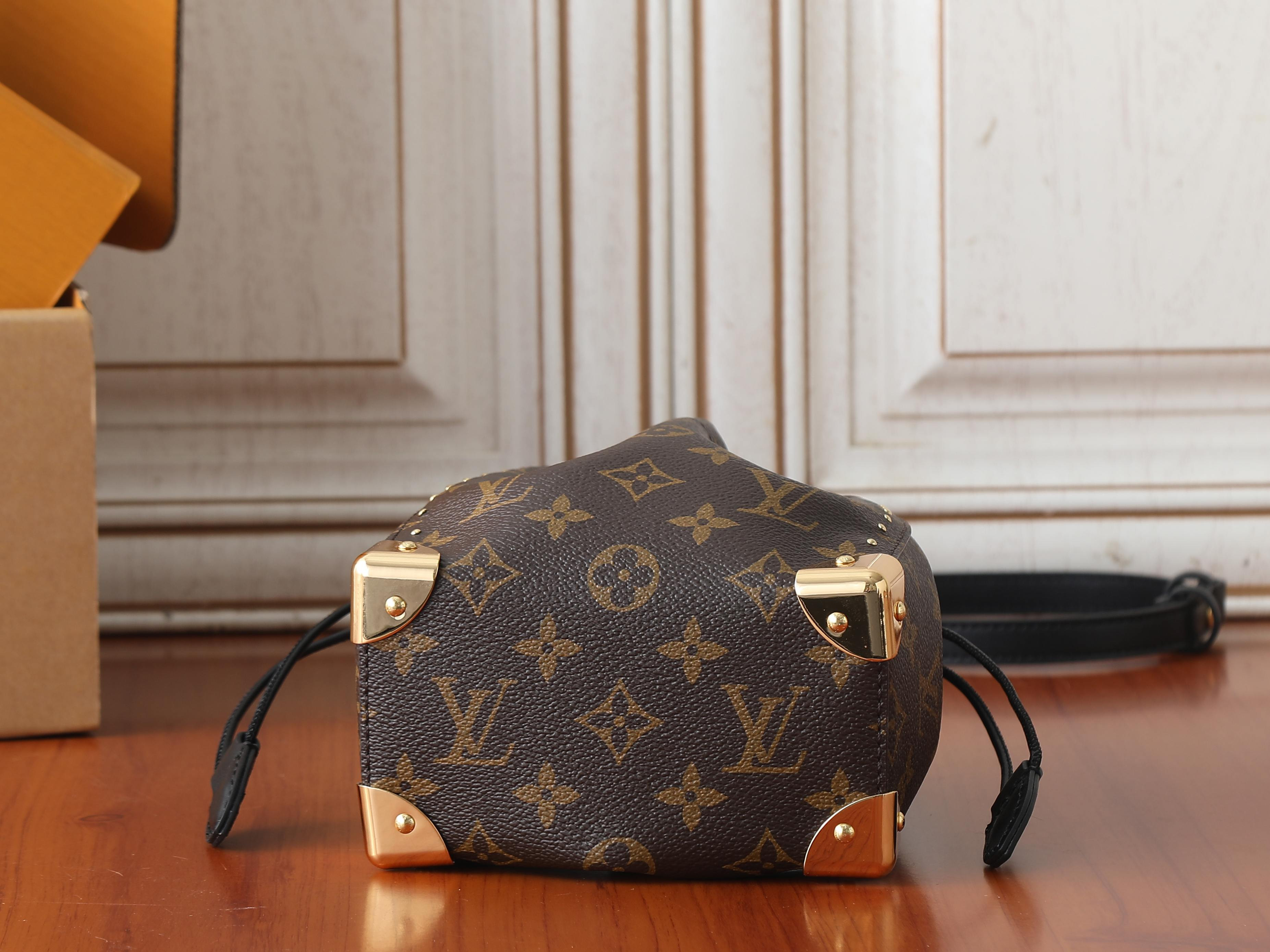 LV Nano Noé Hard Case M29323 15x17x8cm