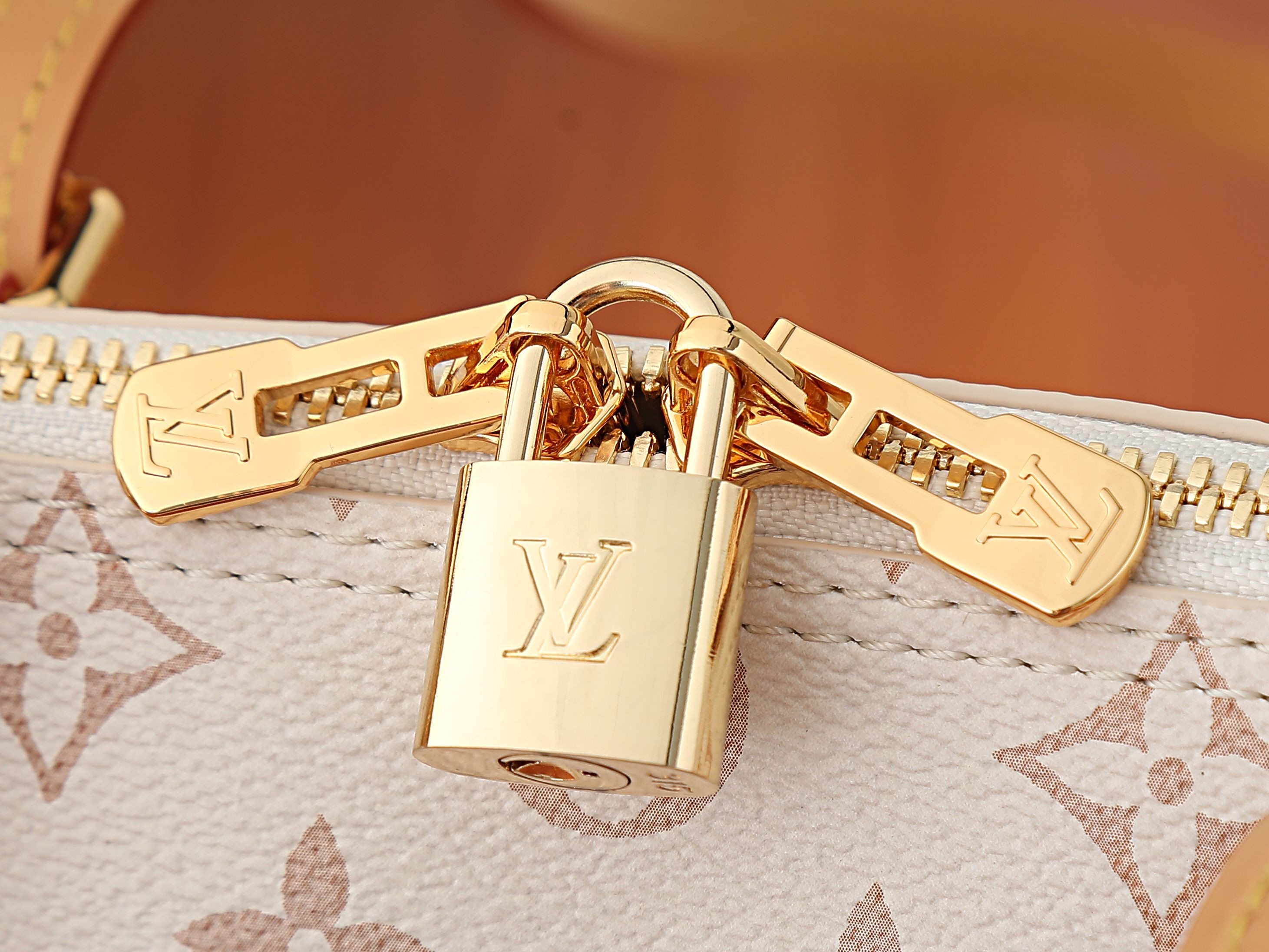 LV Squire East-West M2A457 29x14x8cm