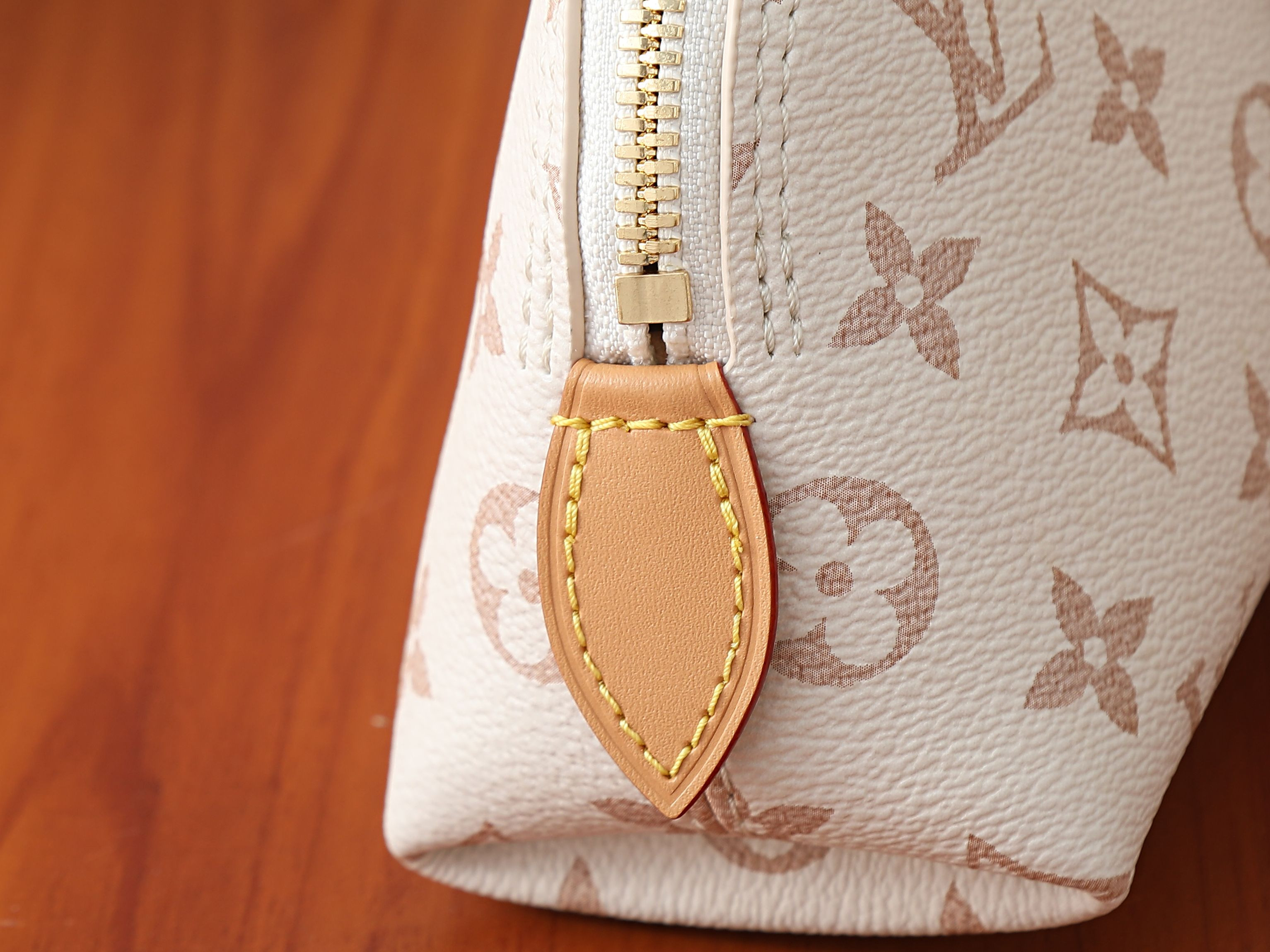LV Squire East-West M2A457 29x14x8cm