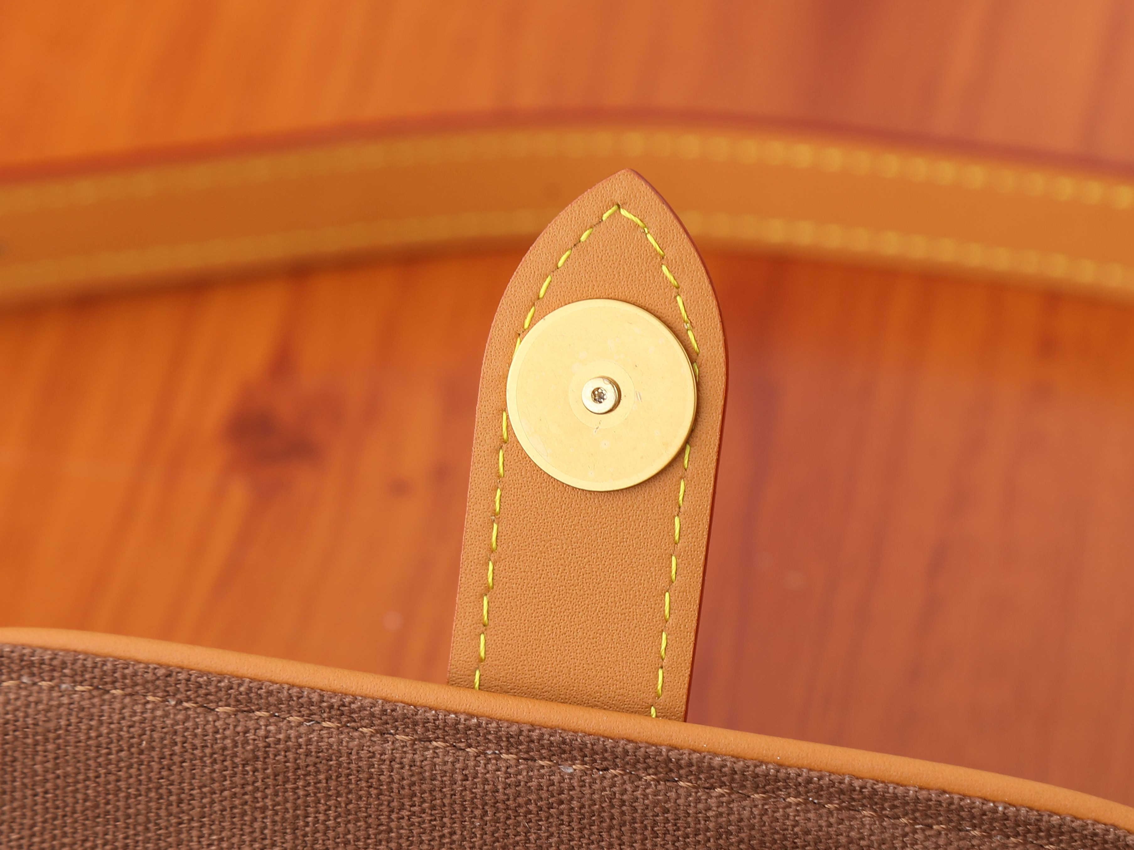 LV Cargo Wearable Wallet M14742 23x14x10cm