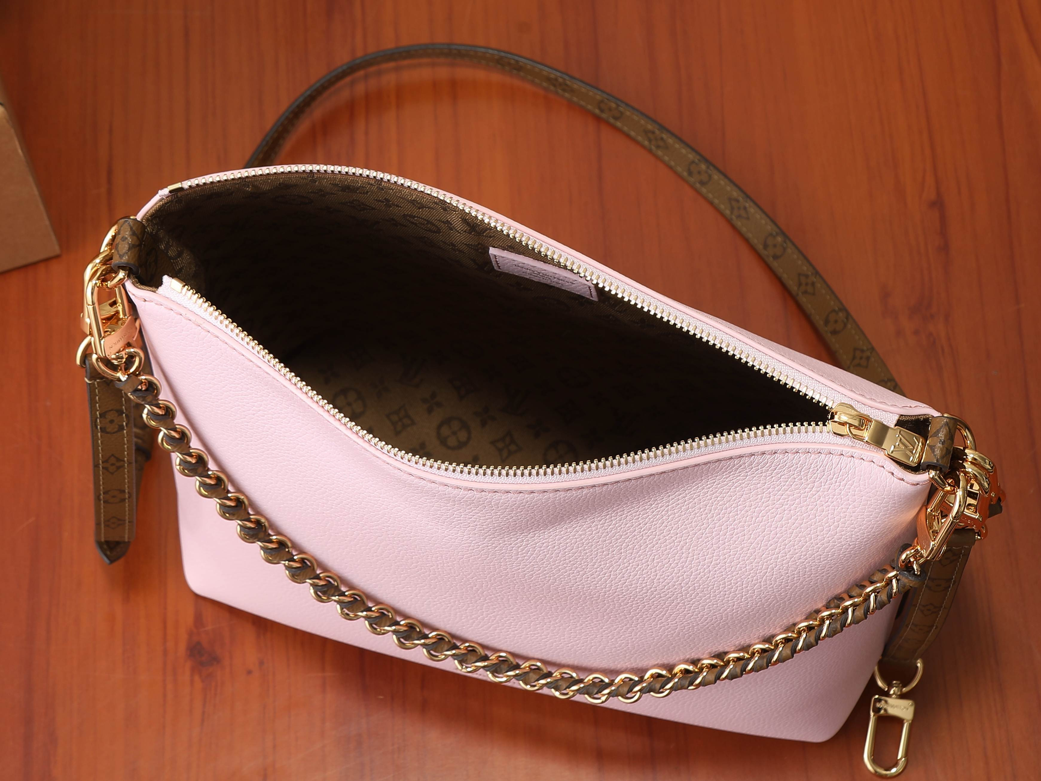 LV Multipass M2A063 30x26x10cm