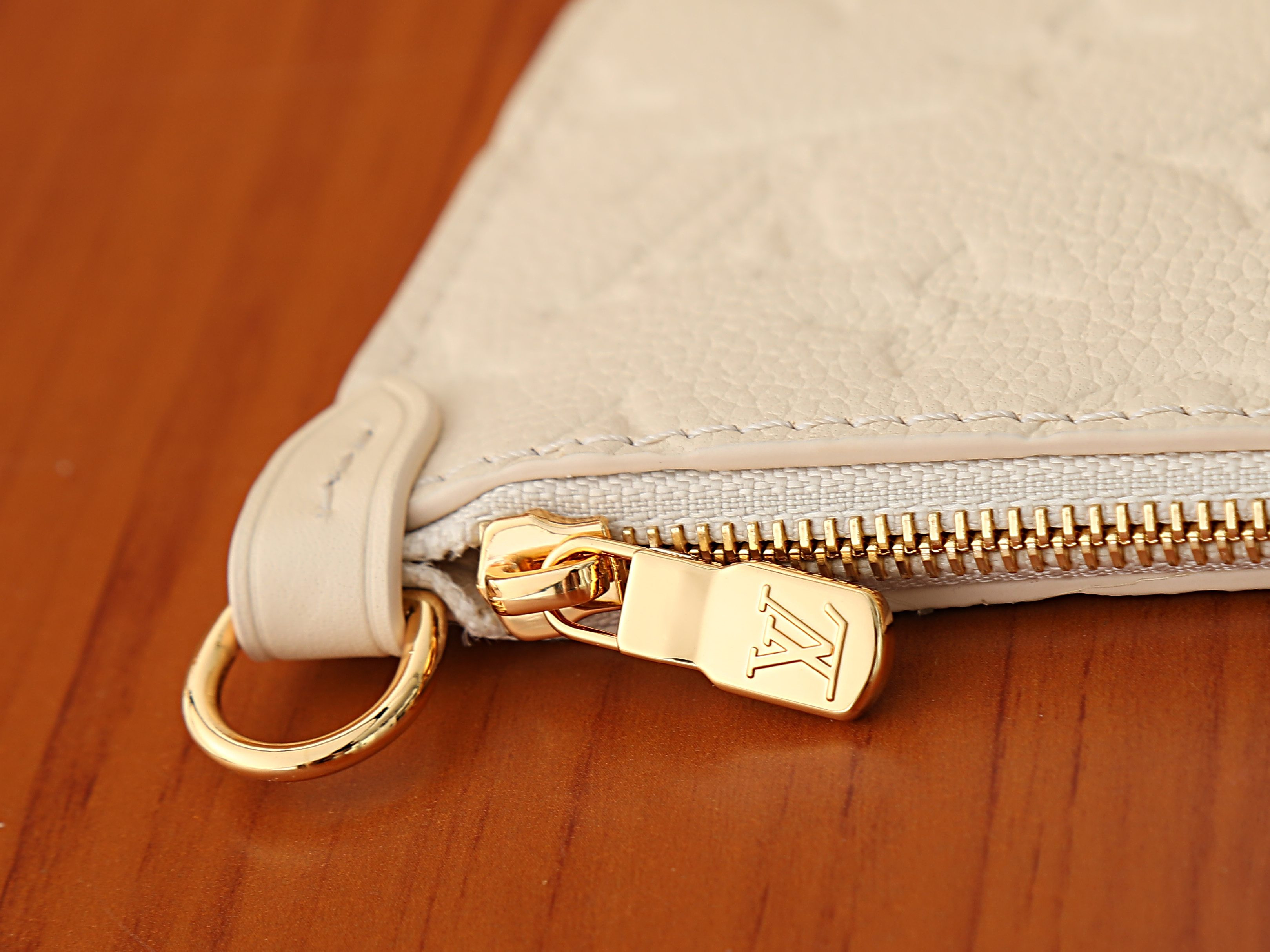LV All In BB M2A356 16x18x12cm