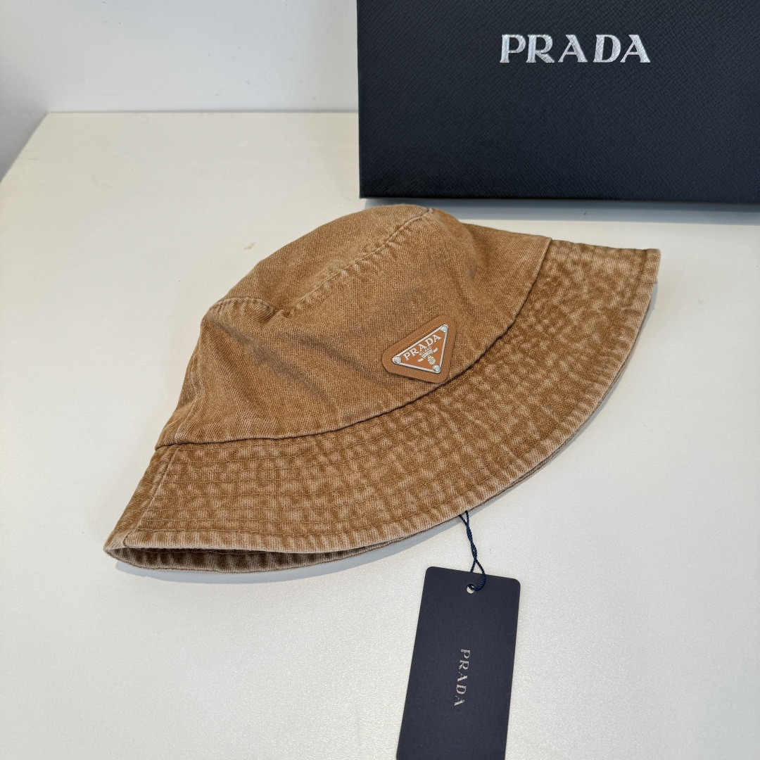 Pra*a bucket hat