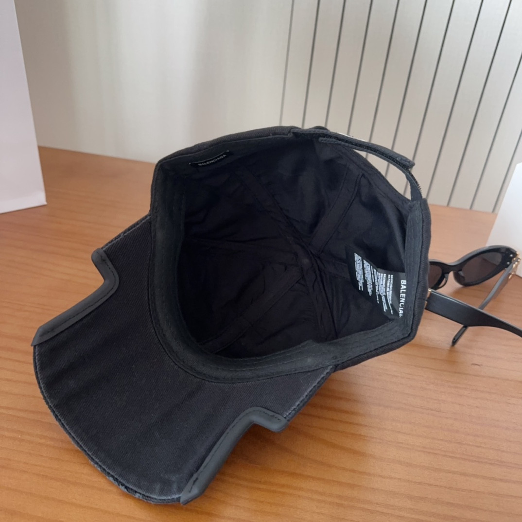 Ba*len*cia*ga baseball cap