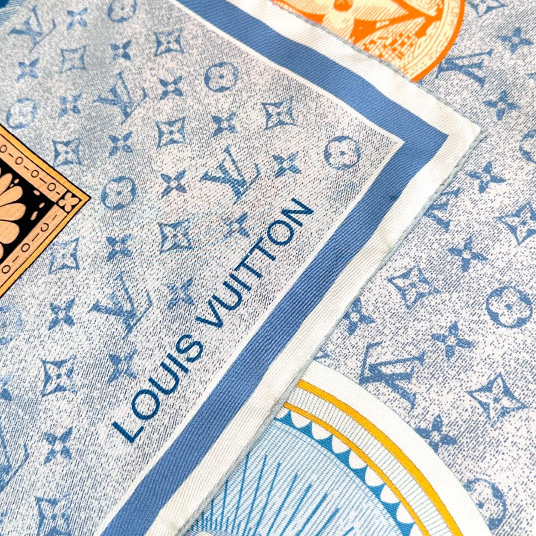LV silk scarf 90x90cm