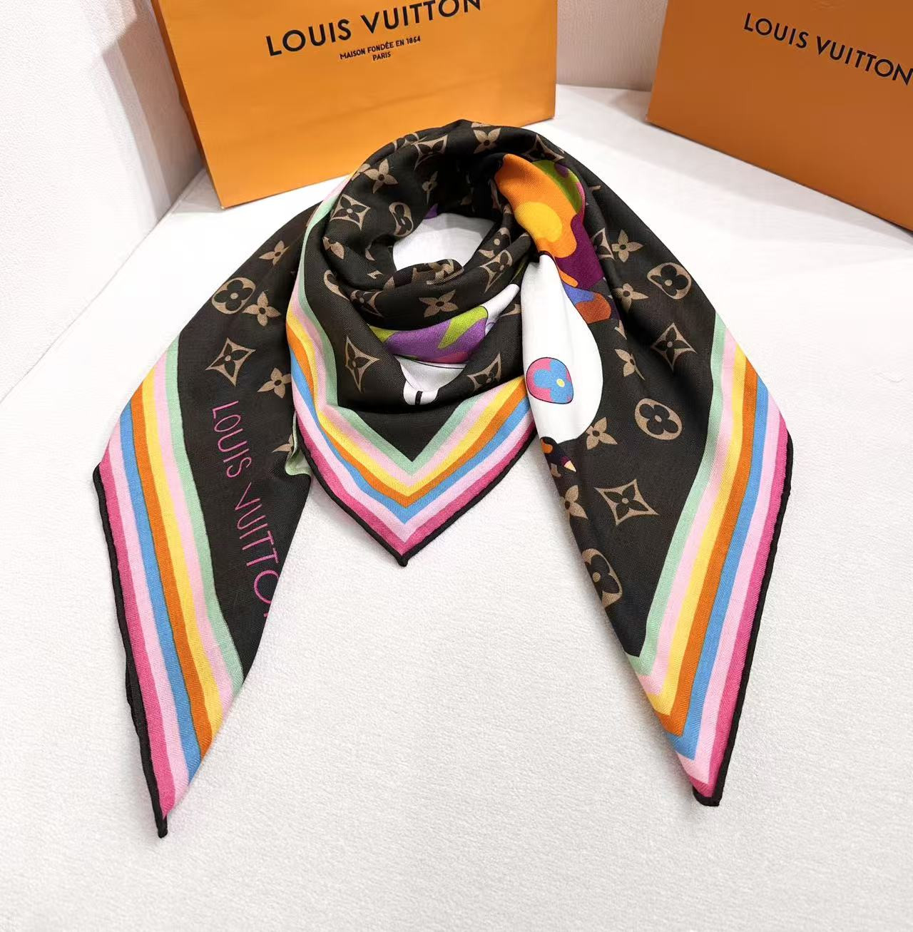 LV x TM scarf 135x135cm 30% silk 70% wool
