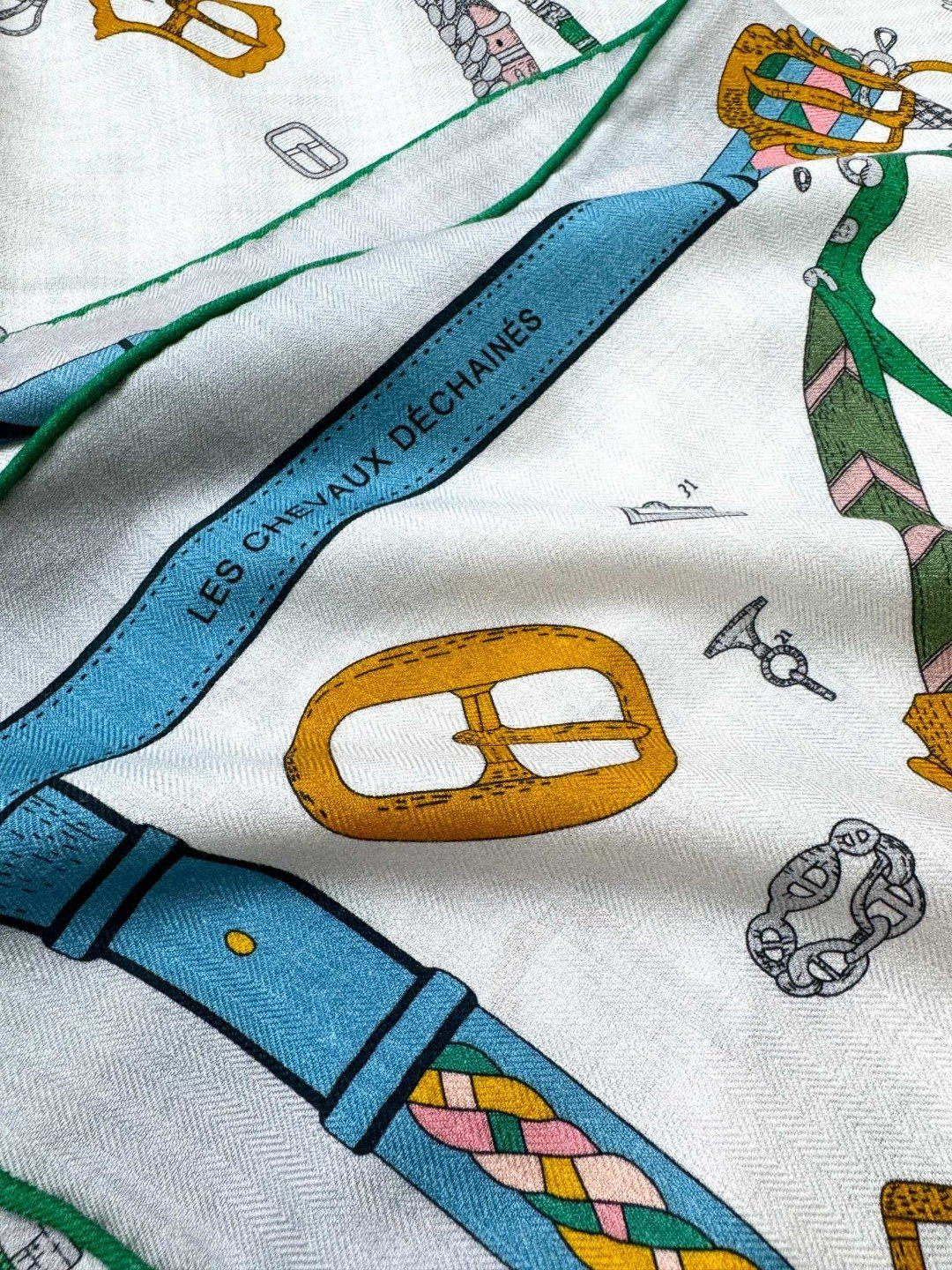 H**mes scarf 135x135cm 70% cashmere 30% silk