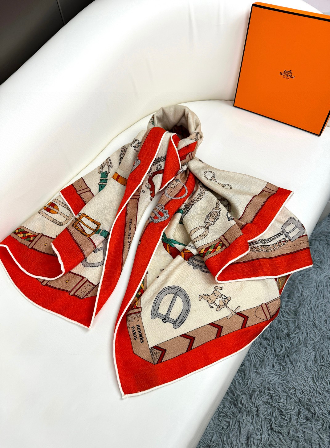 H**mes scarf 135x135cm 70% cashmere 30% silk