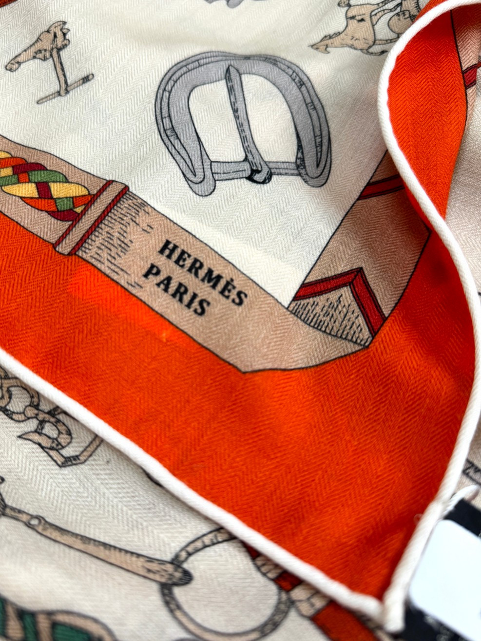 H**mes scarf 135x135cm 70% cashmere 30% silk