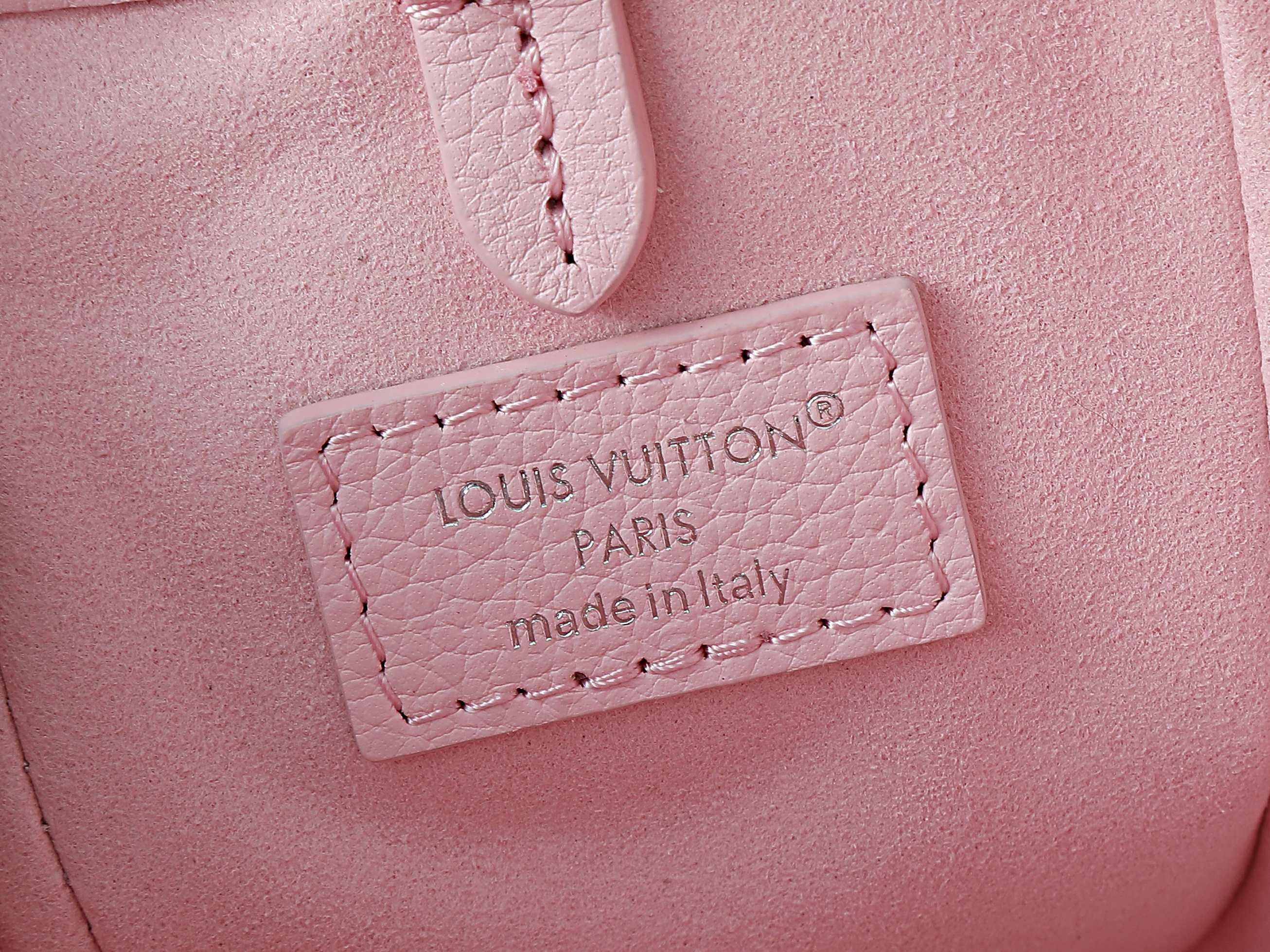 LV Nano Noé Trunk M2A067 15x17x8cm