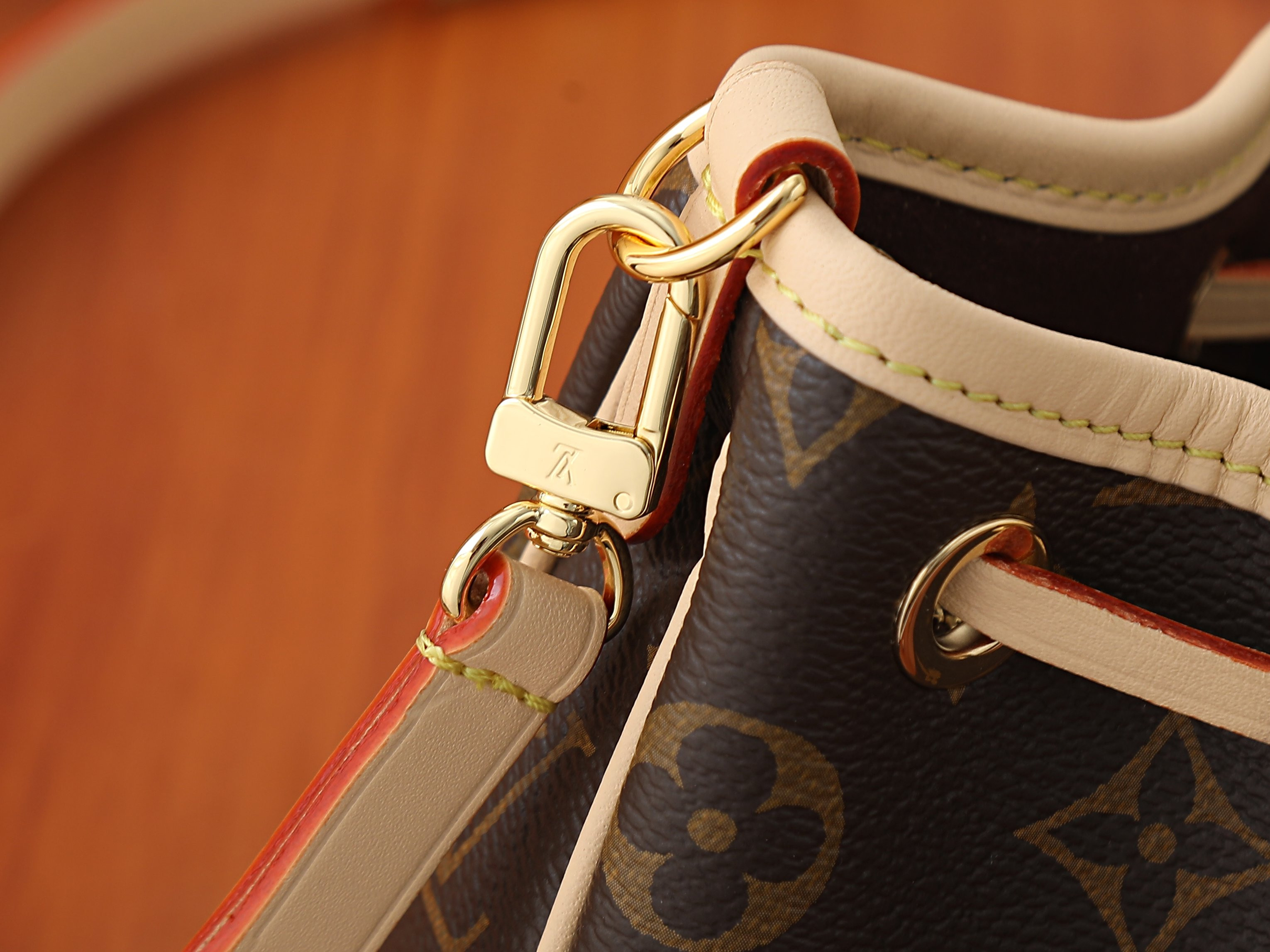LV Nano Frivole M29537 24x13x8cm