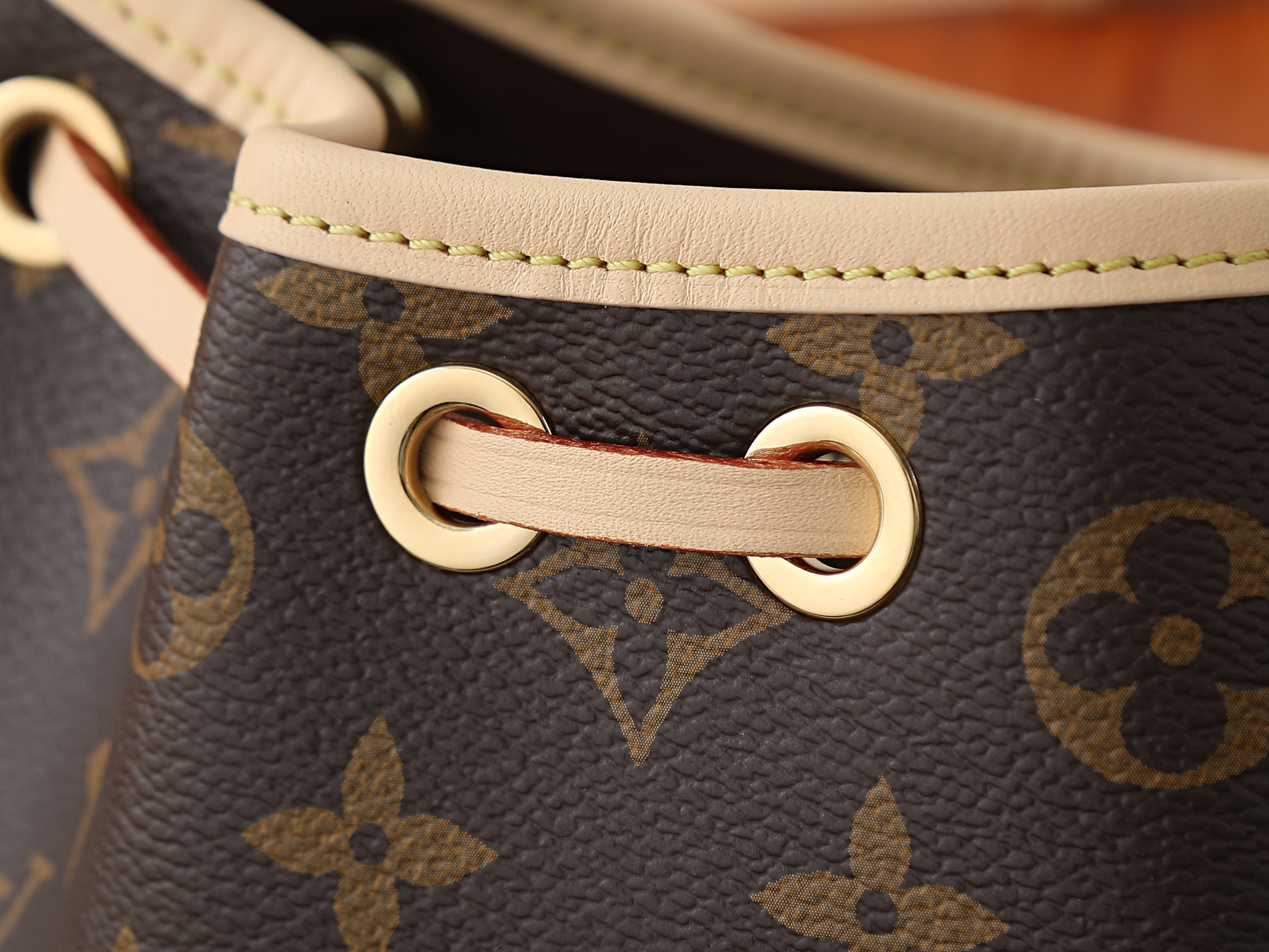 LV Nano Frivole M29537 24x13x8cm