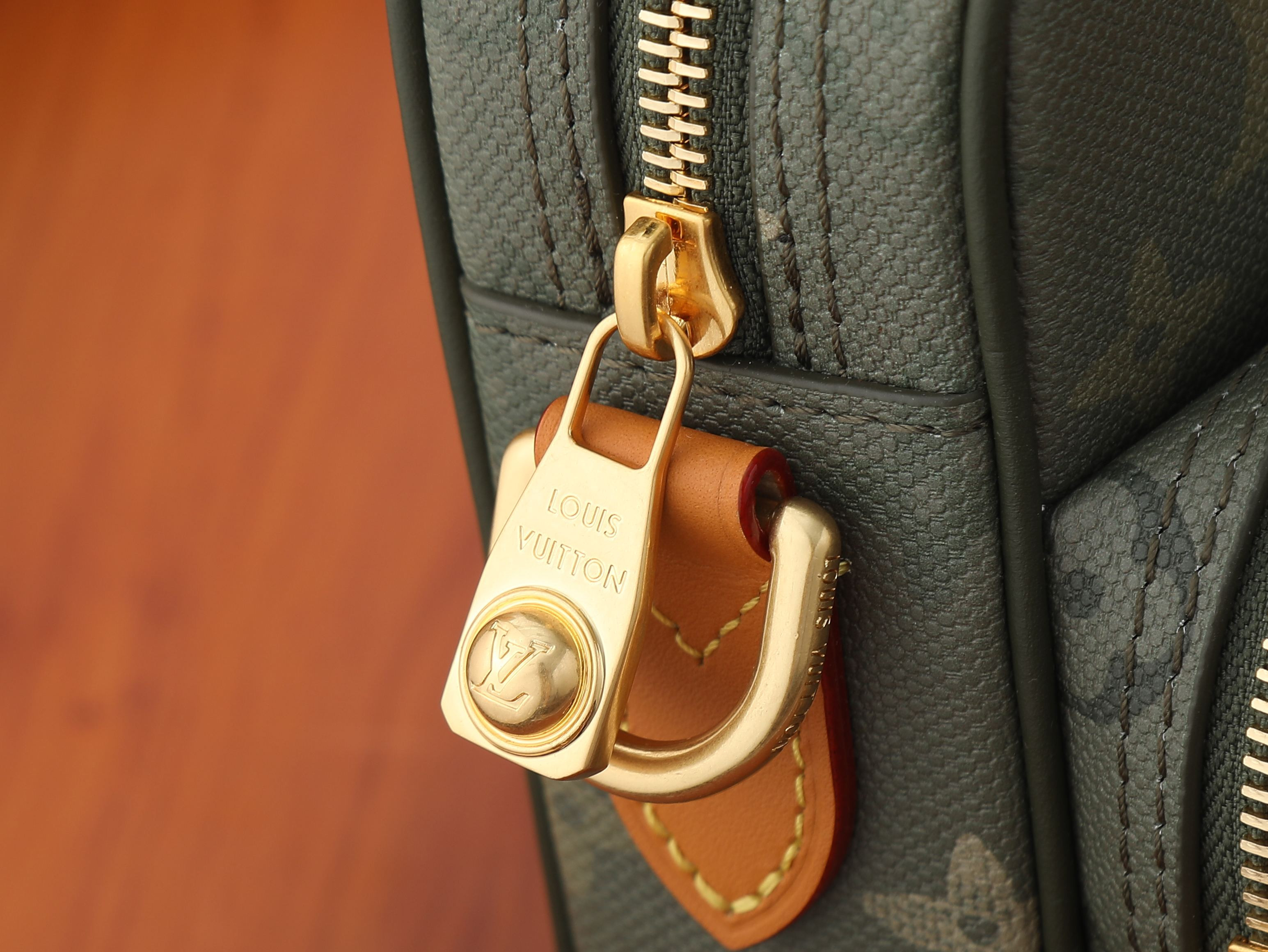 LV Nil M27095 25x17.5x11cm