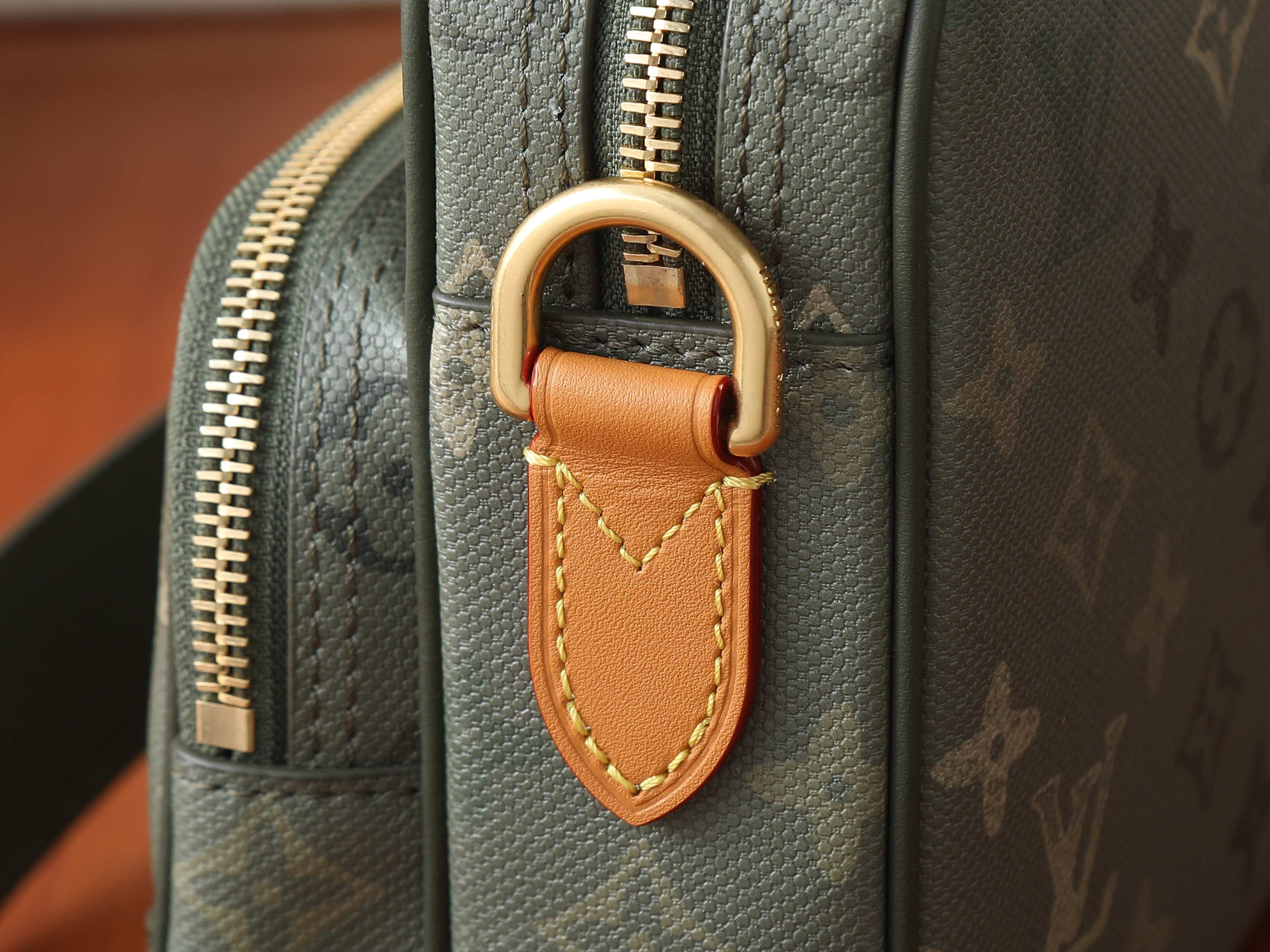 LV Nil M27095 25x17.5x11cm
