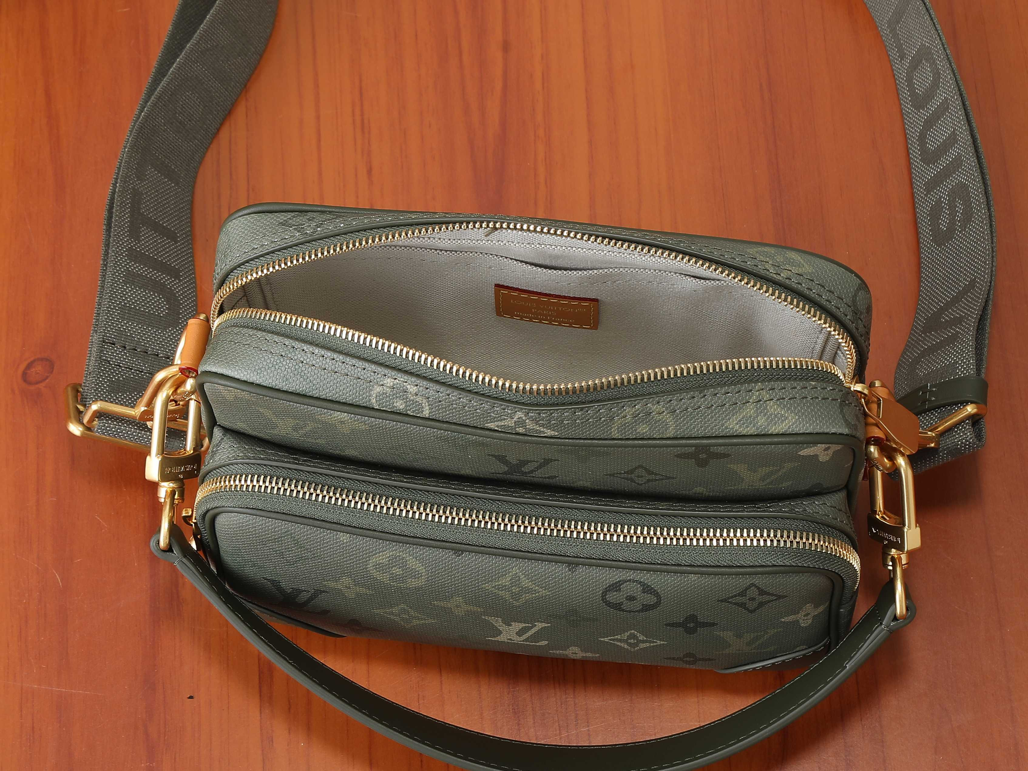 LV Nil M27095 25x17.5x11cm