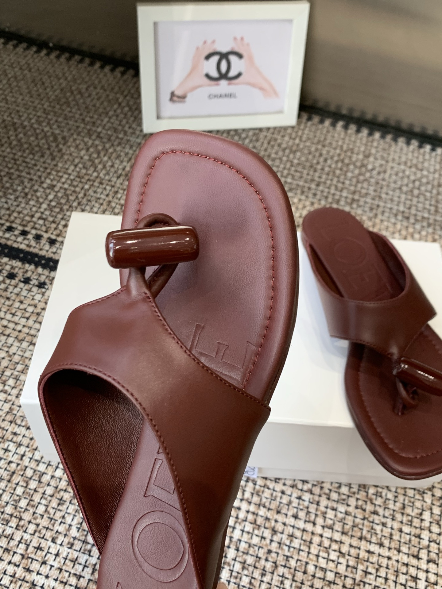 ua L0ew* toggle flat sandals