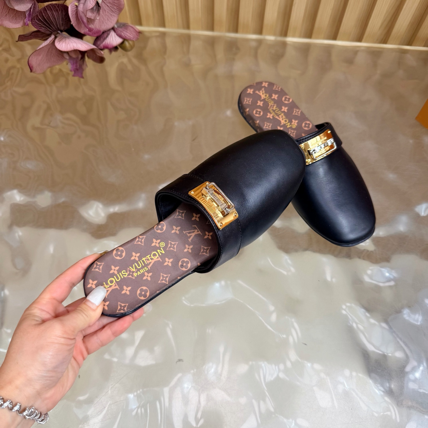 UA LV Haven Flat Closed Mule