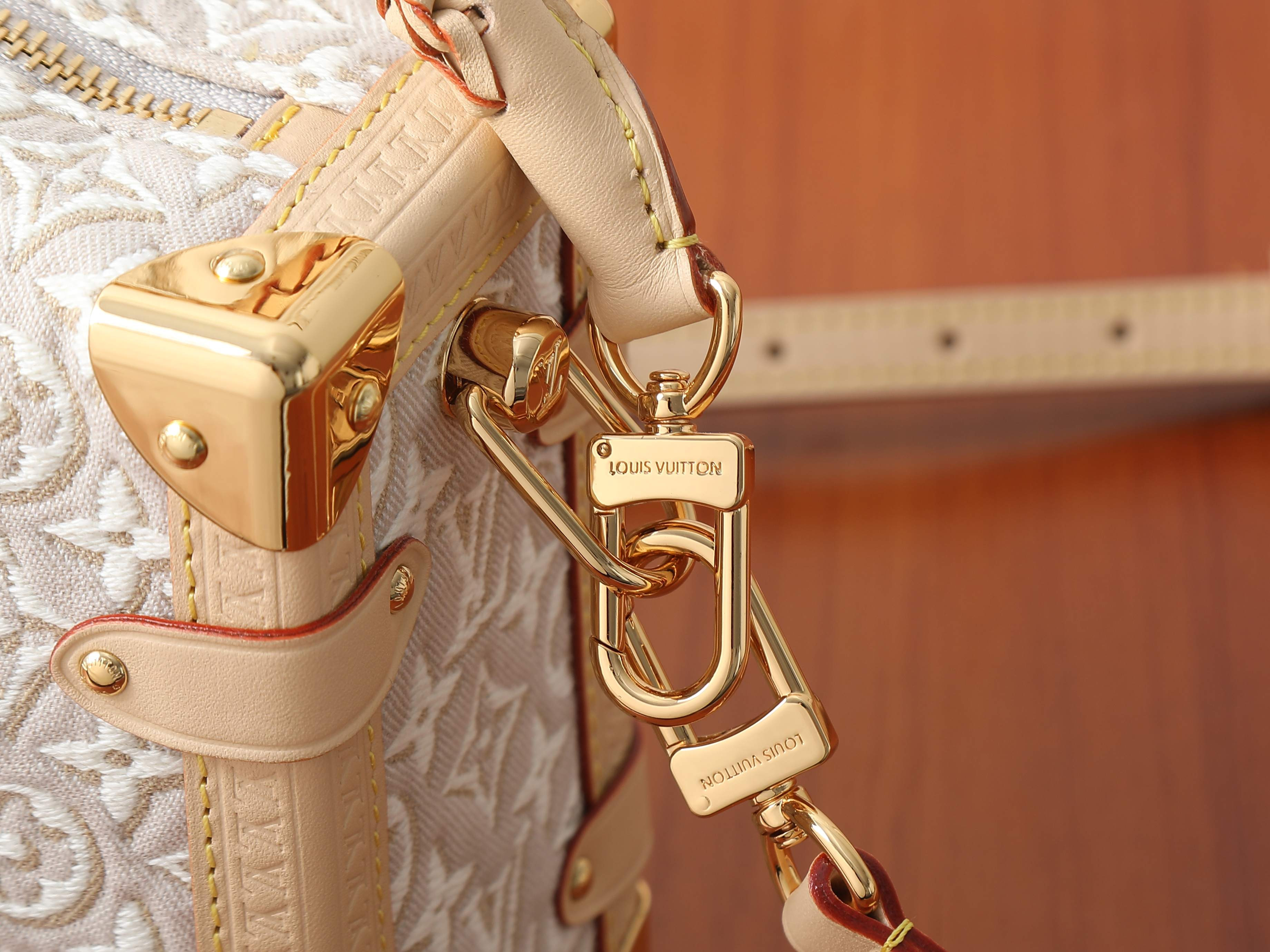 LV Side Trunk MM M2A145 23.5x16x8.5cm