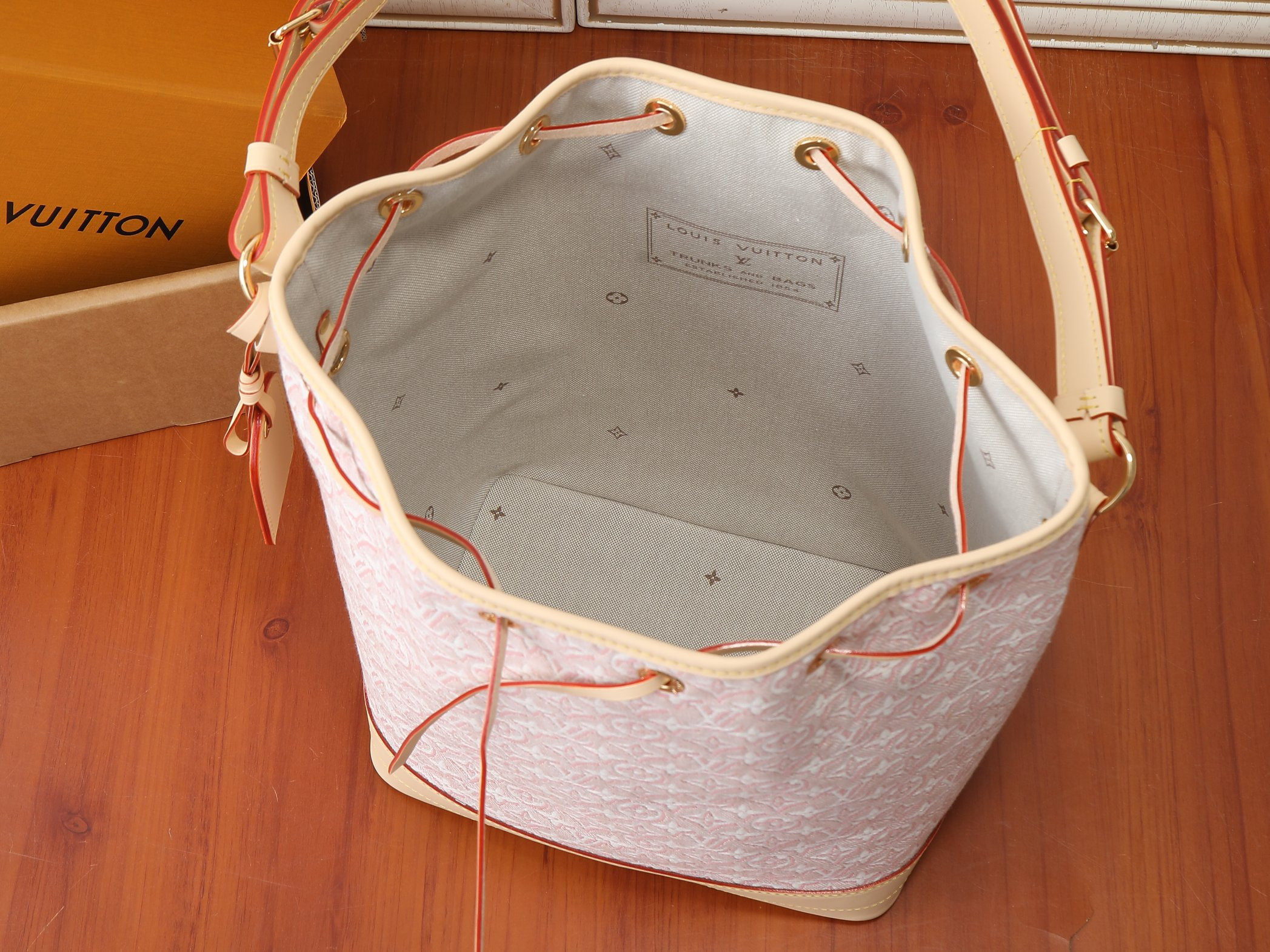 LV Noé M28714 27.5x36x20cm