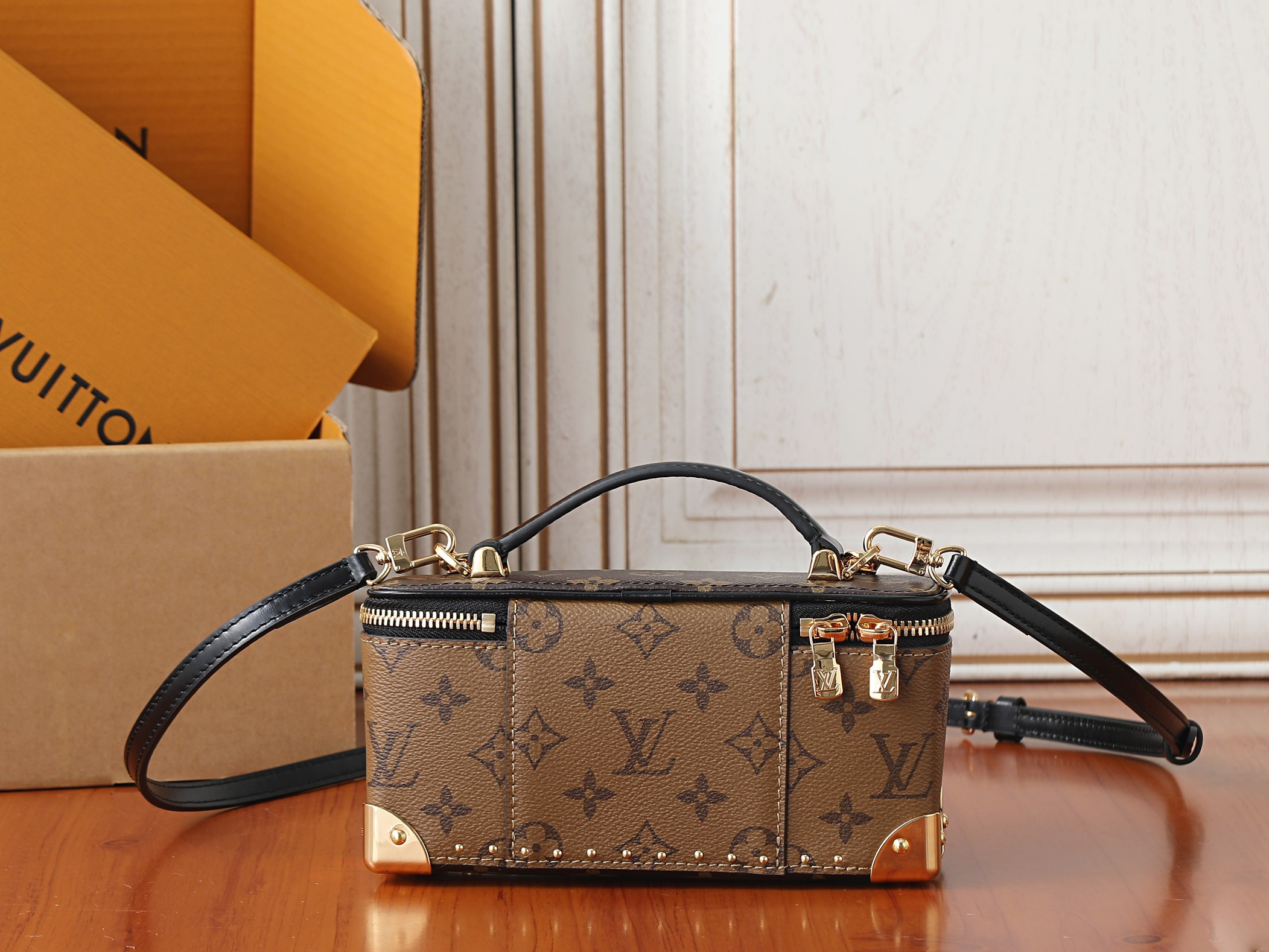 LV Vanity Pouch Trunk M29548 20x10x5.5cm