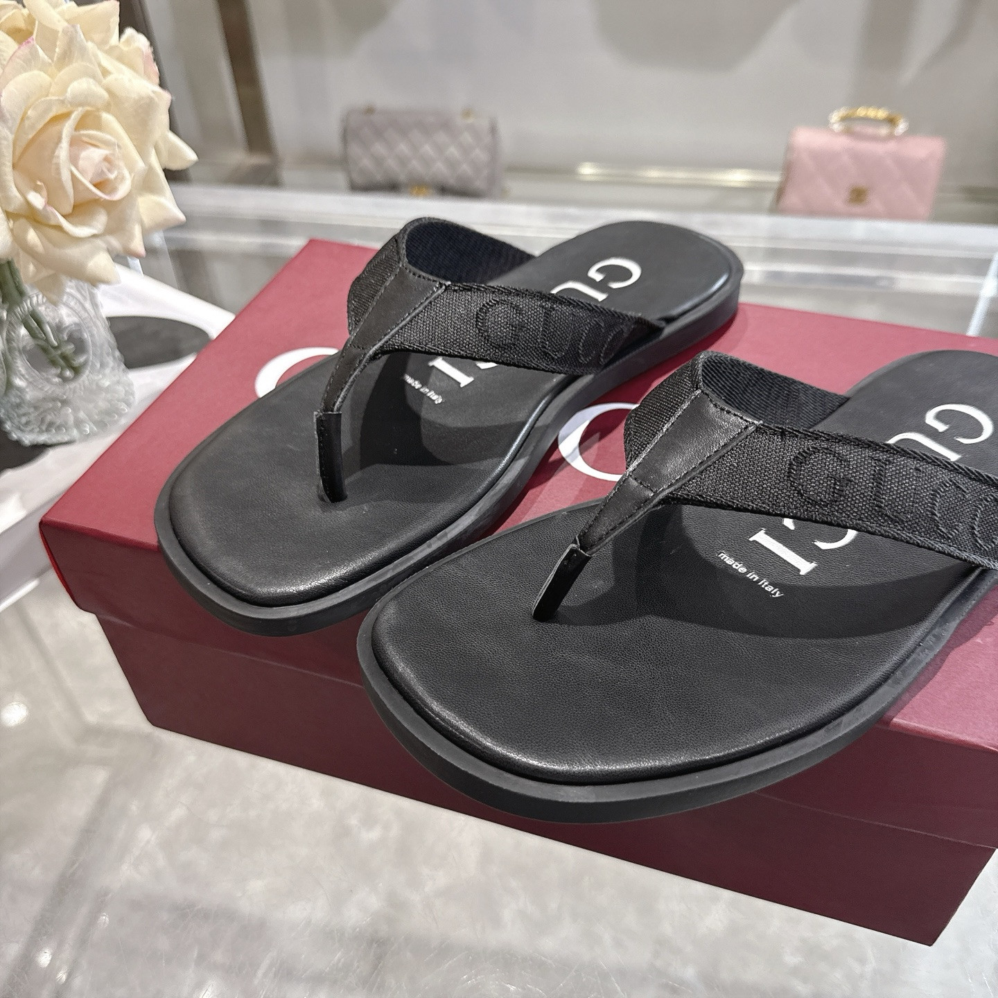 ua G*u*i thong slides