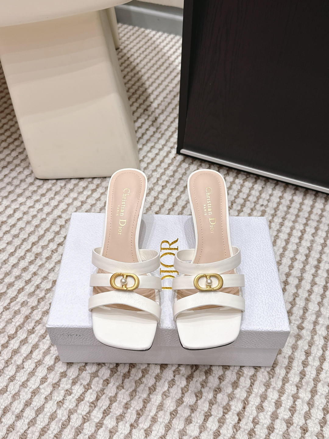 ua D*or or 30m slide with heel