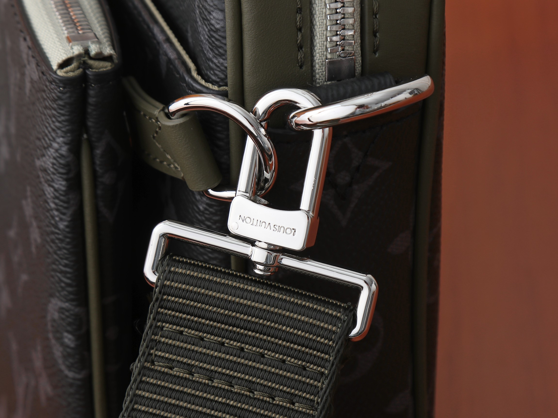 LV Trio Messenger Bag M28628 25x18.5x7cm
